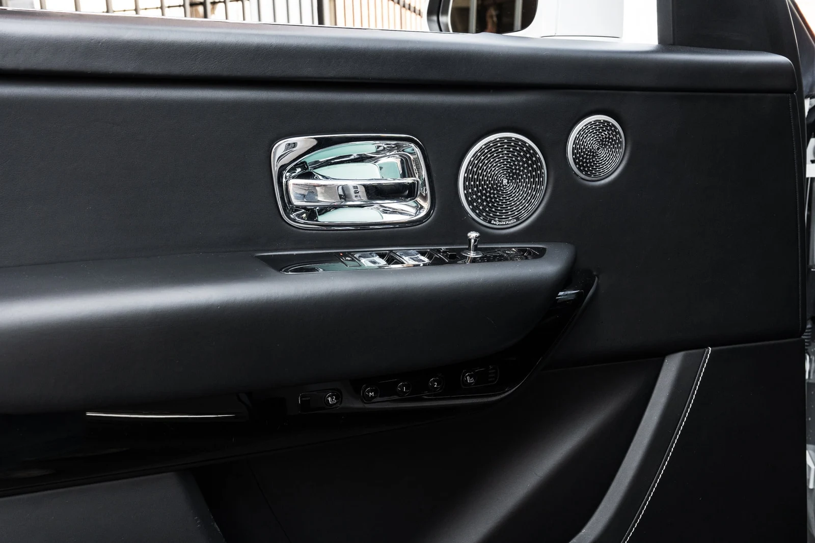 2023 Rolls-Royce Cullinan interior, door panel, Black