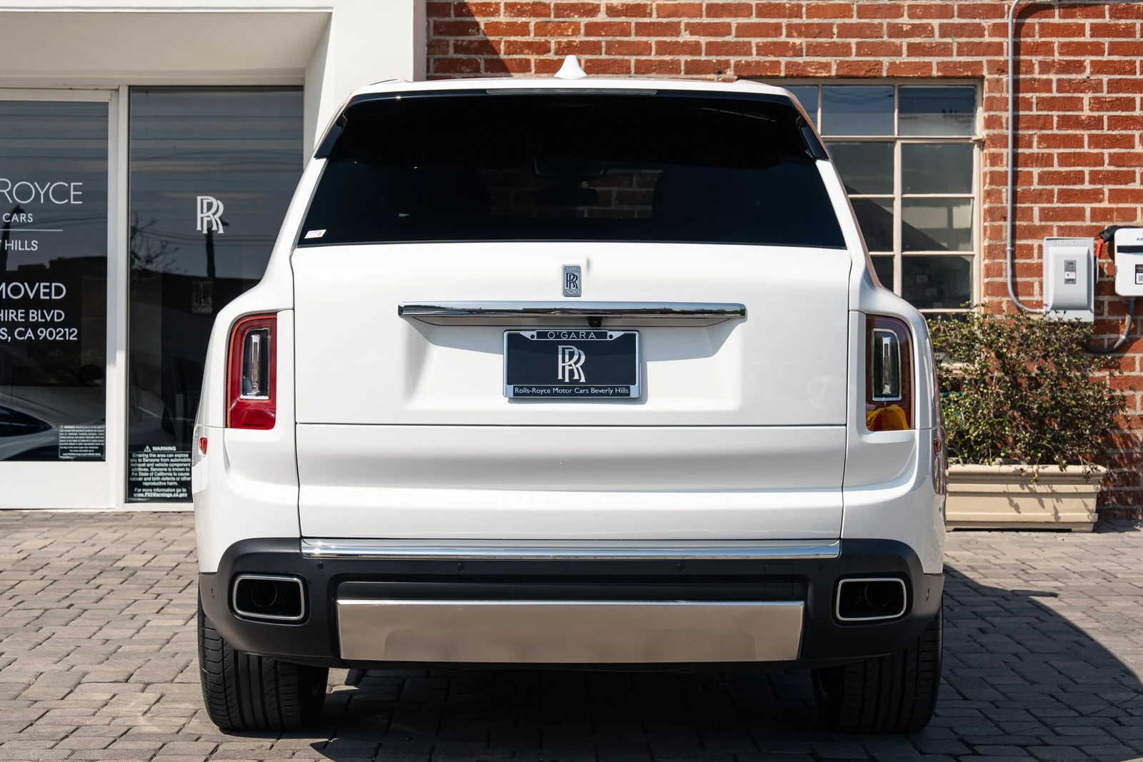 2023 Rolls-Royce Cullinan, rear three-quarter view, White