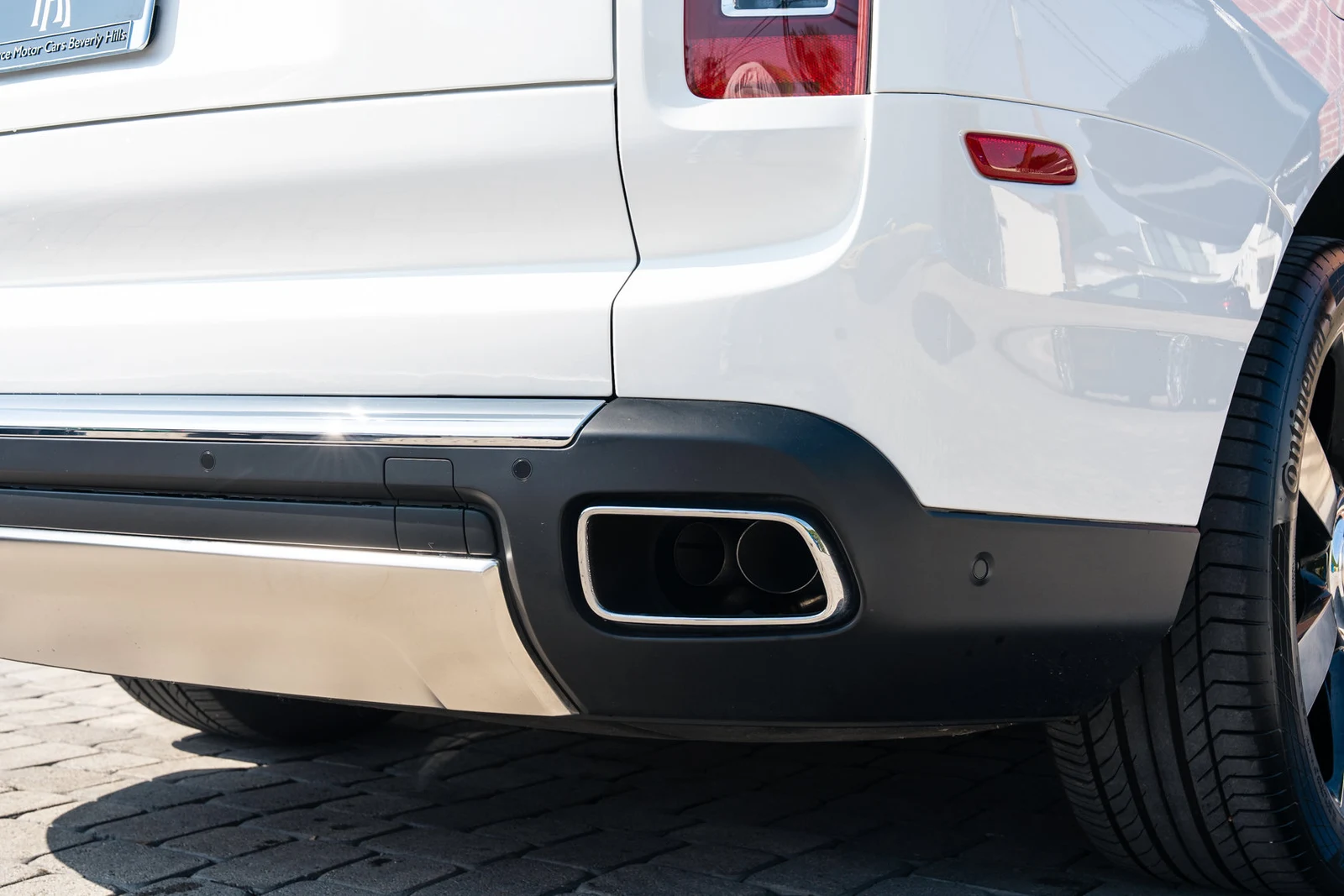 2023 Rolls-Royce Cullinan, rear three-quarter view, White