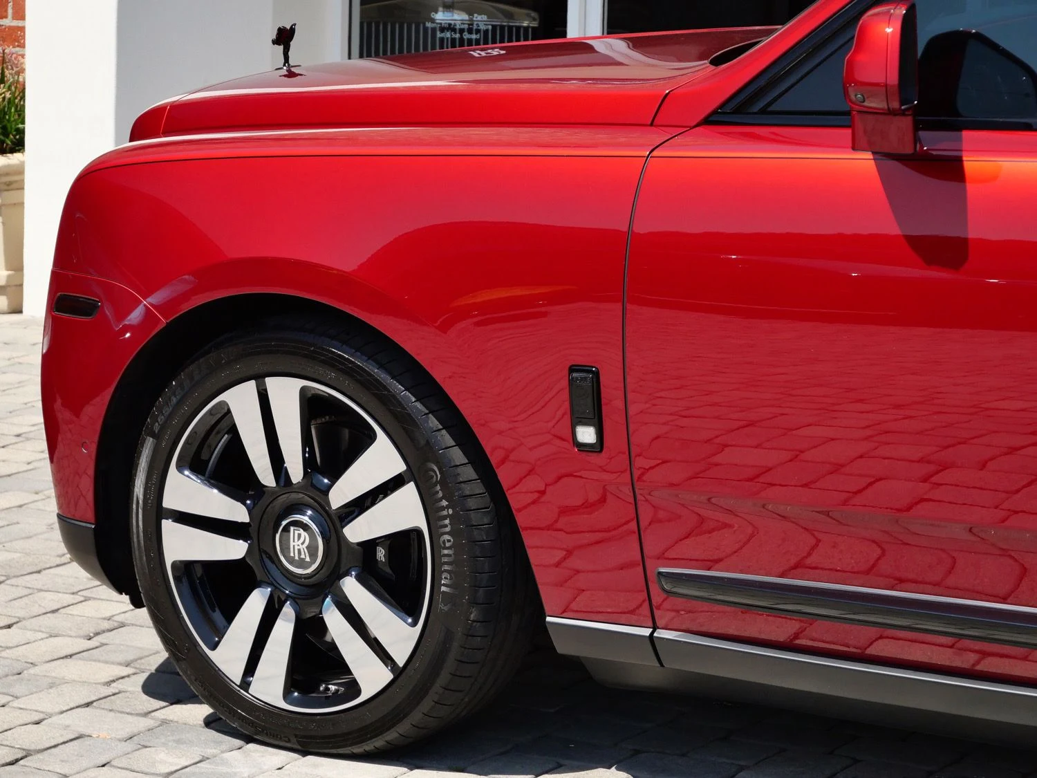 2023 Rolls-Royce Cullinan for sale, exterior, Red