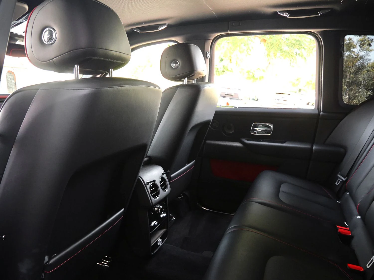2023 Rolls-Royce Cullinan interior, seats, Black