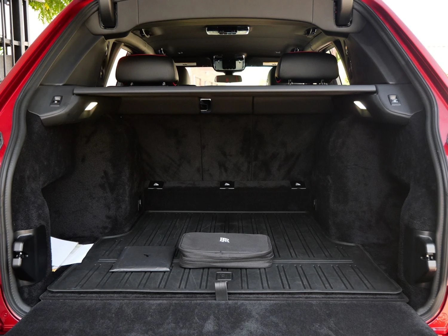 2023 Rolls-Royce Cullinan trunk