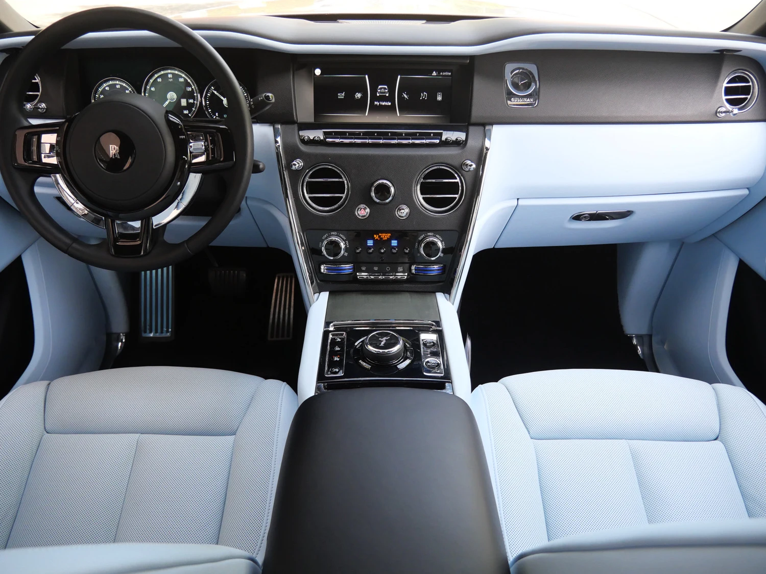 2024 Rolls-Royce Cullinan interior, Charles Blue