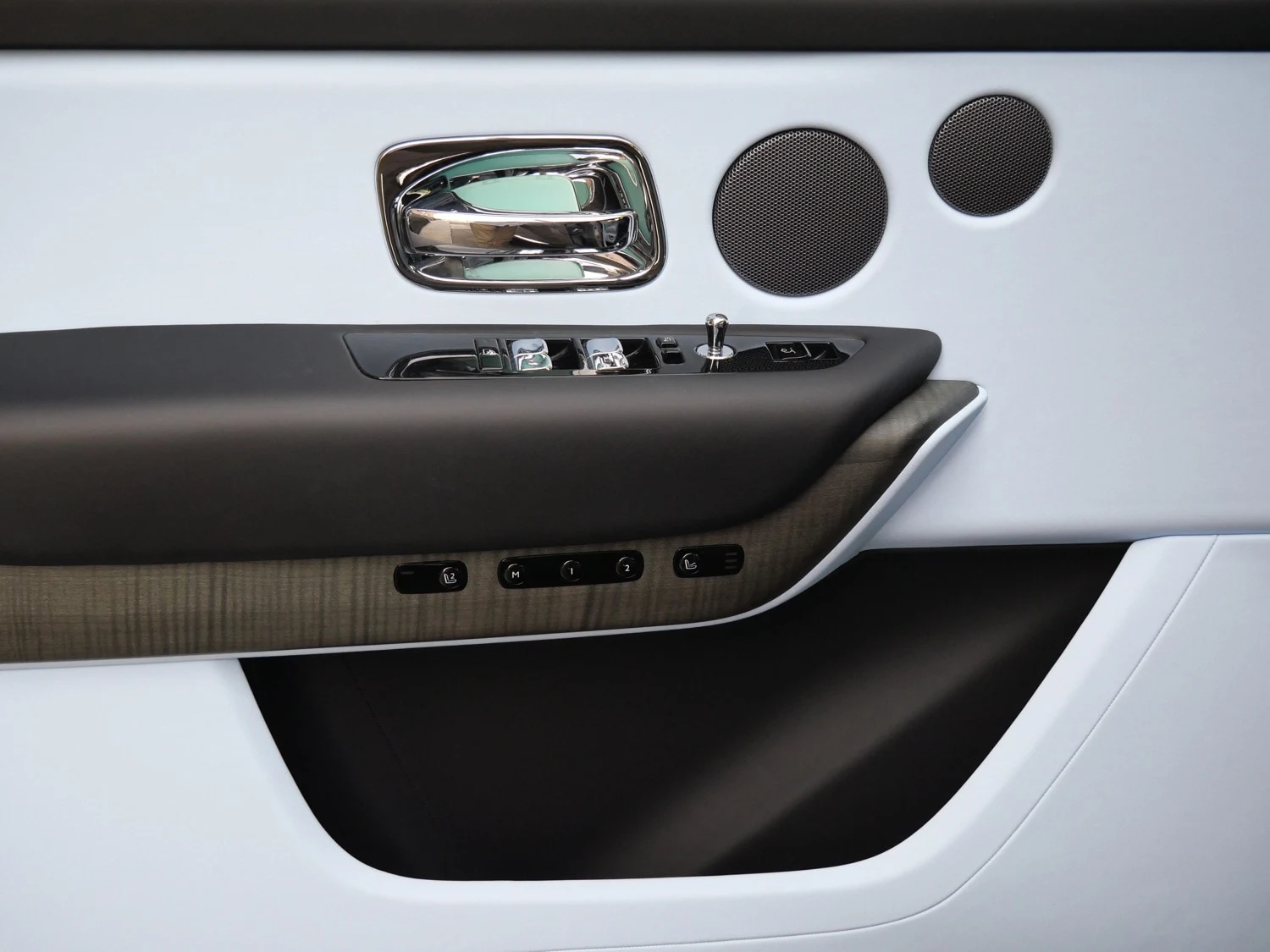 2024 Rolls-Royce Cullinan interior, door panel, Charles Blue