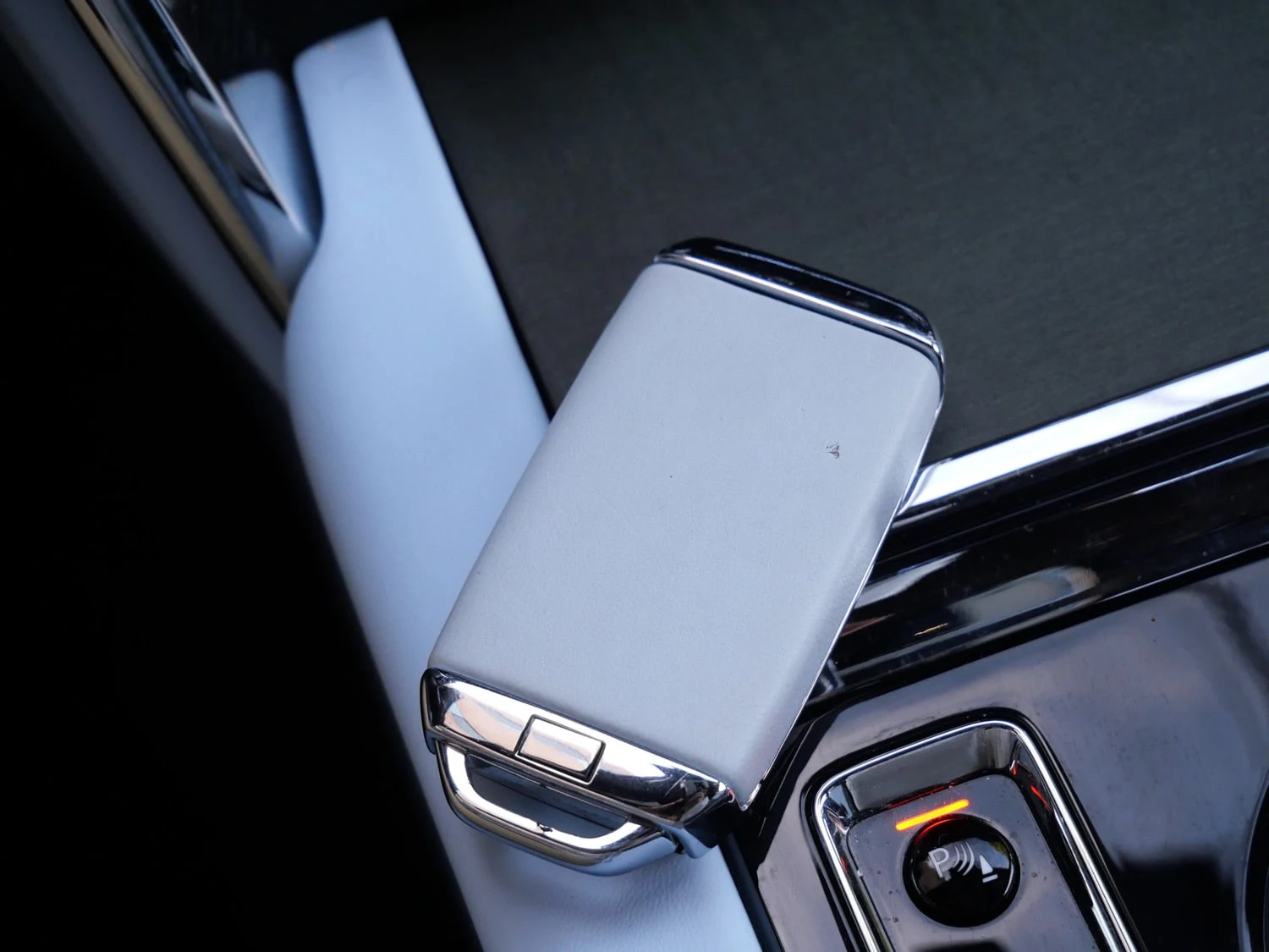 2024 Rolls-Royce Cullinan interior, door panel, Charles Blue