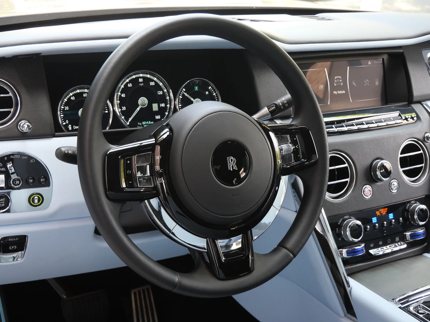2024 Rolls-Royce Cullinan interior, Charles Blue