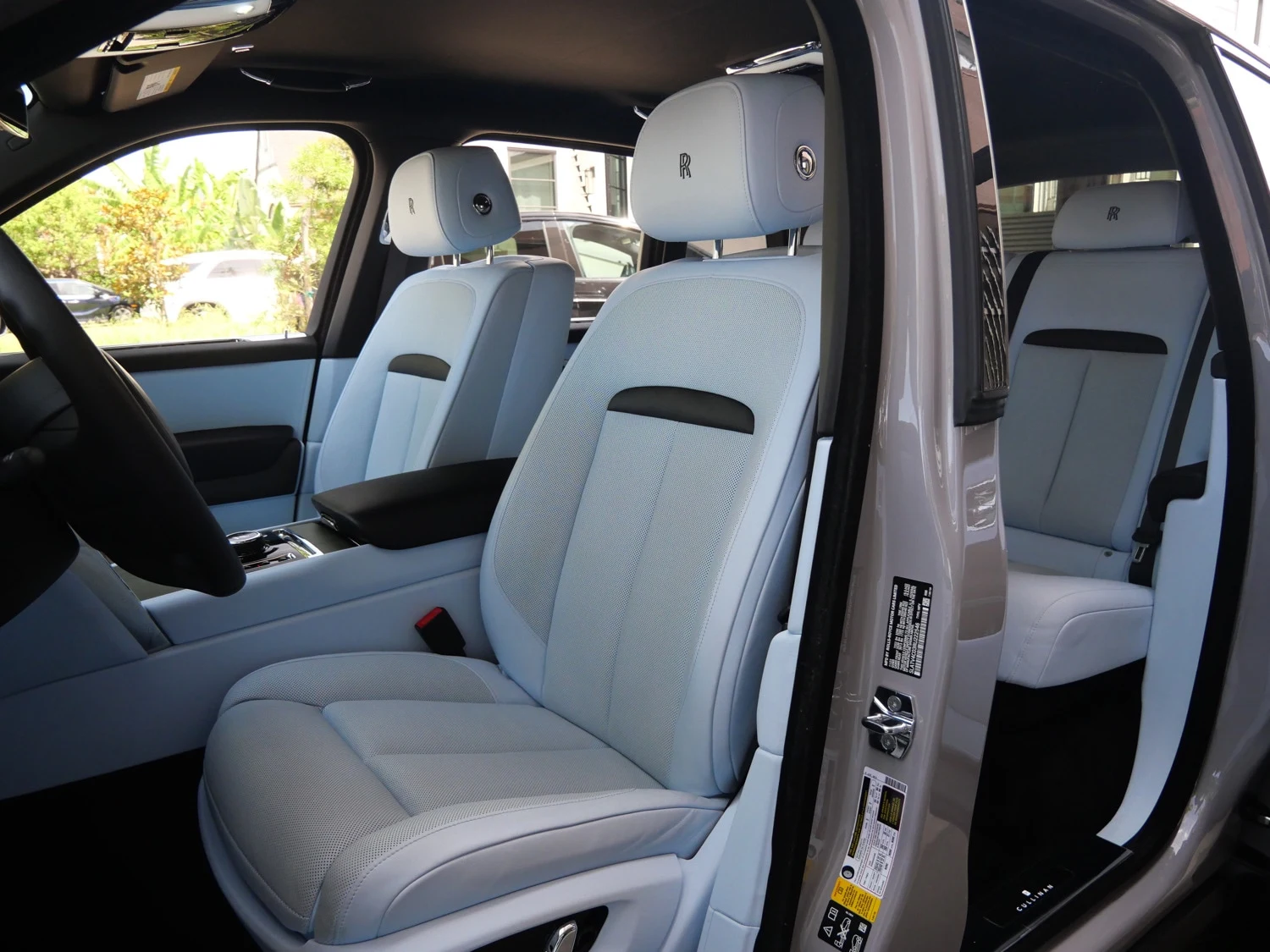 2024 Rolls-Royce Cullinan interior, seats, Charles Blue