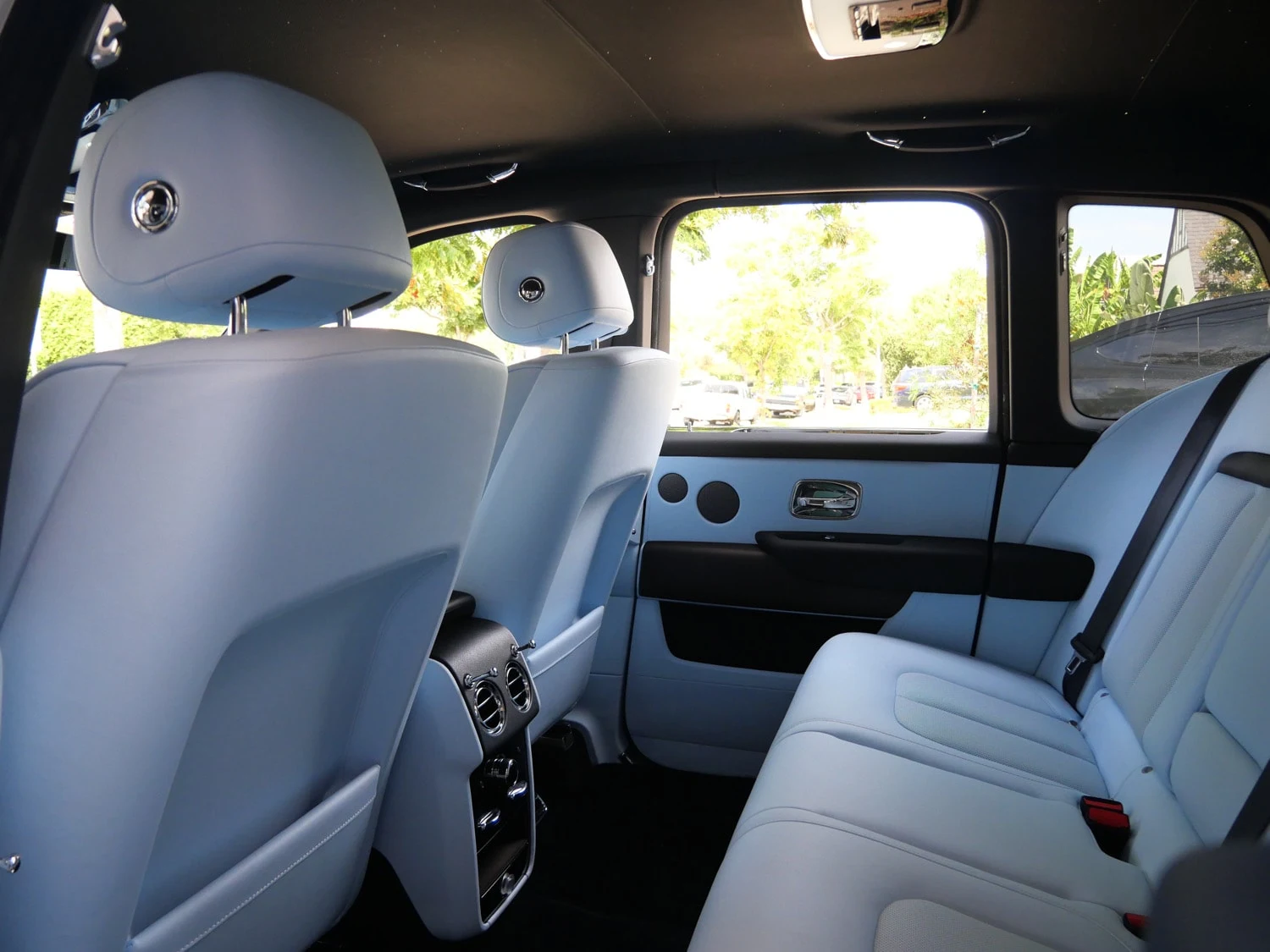 2024 Rolls-Royce Cullinan interior, seats, Charles Blue
