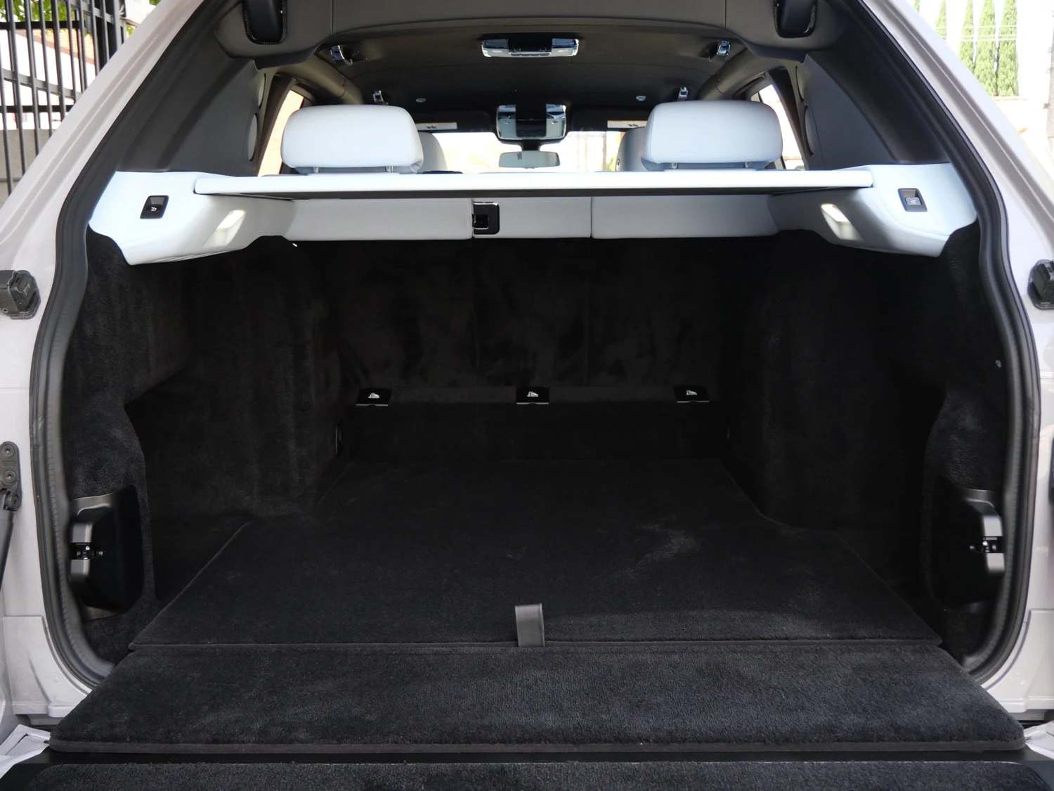 2024 Rolls-Royce Cullinan trunk