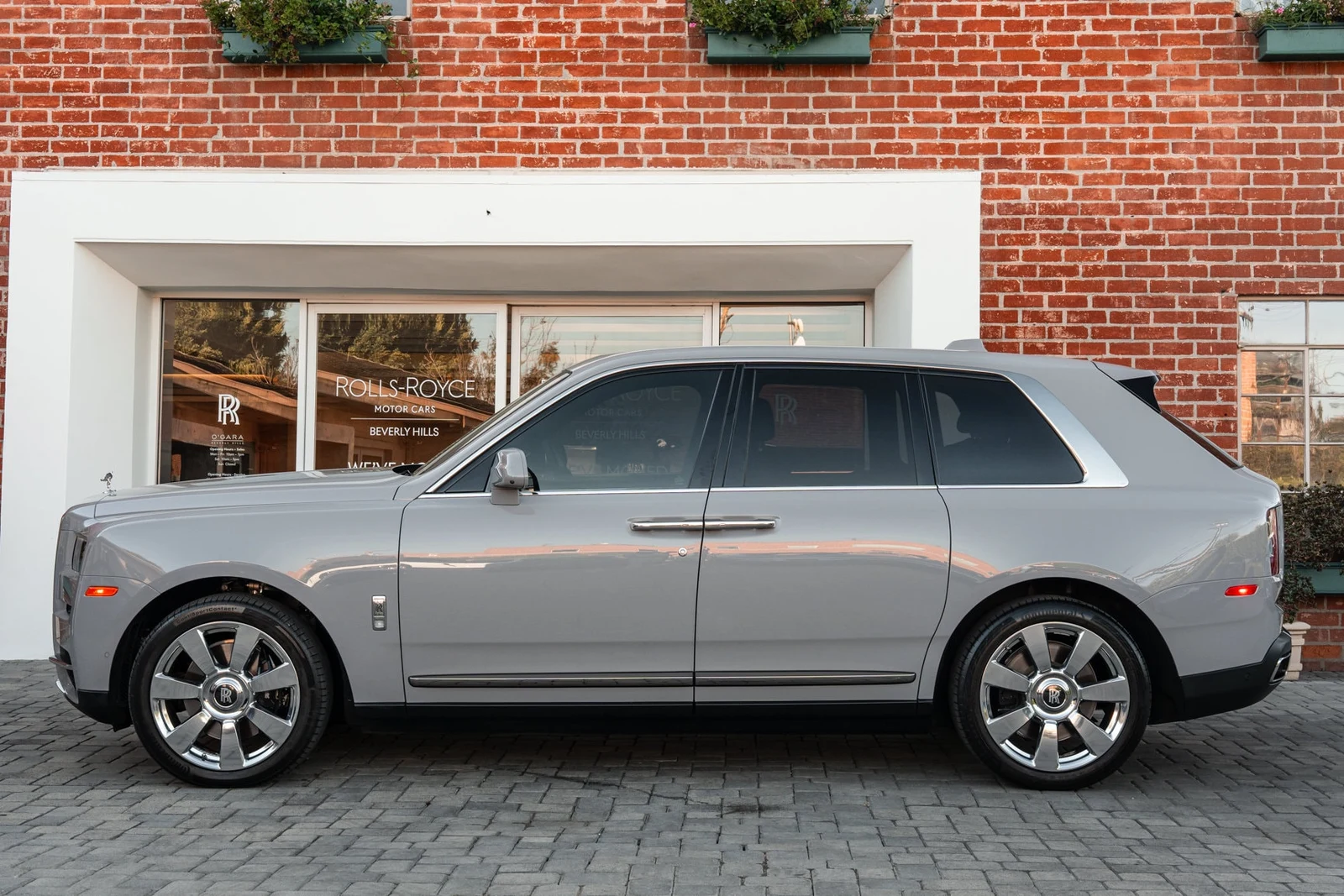 2024 Rolls-Royce Cullinan for sale, exterior, Grey