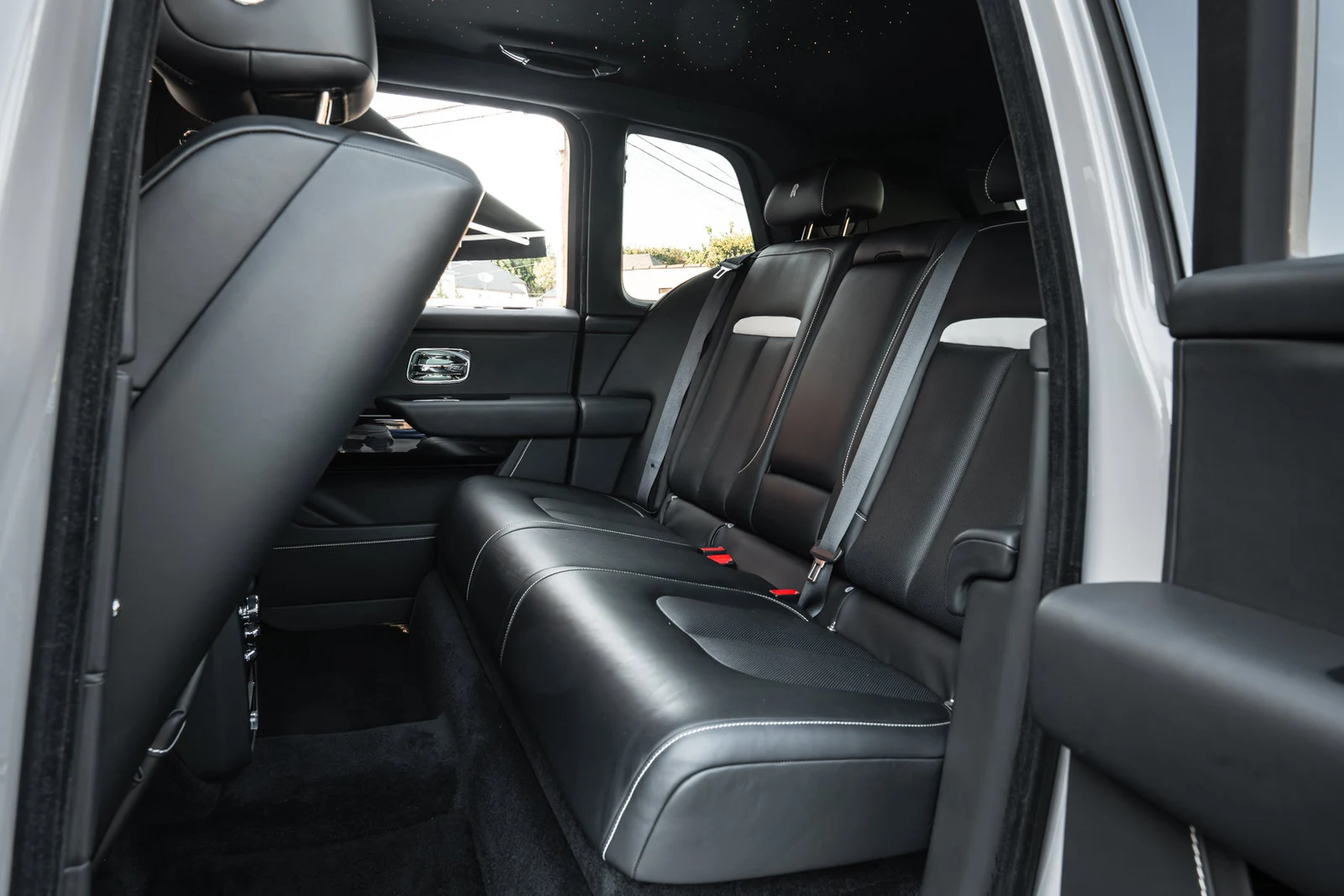 2024 Rolls-Royce Cullinan interior, seats, Black