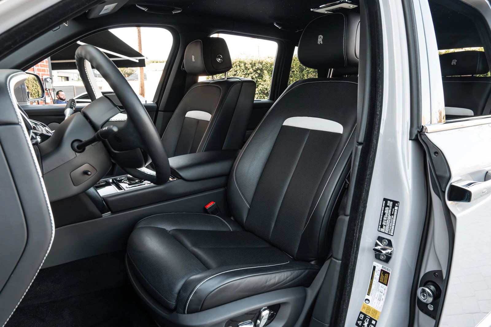 2024 Rolls-Royce Cullinan interior, seats, Black