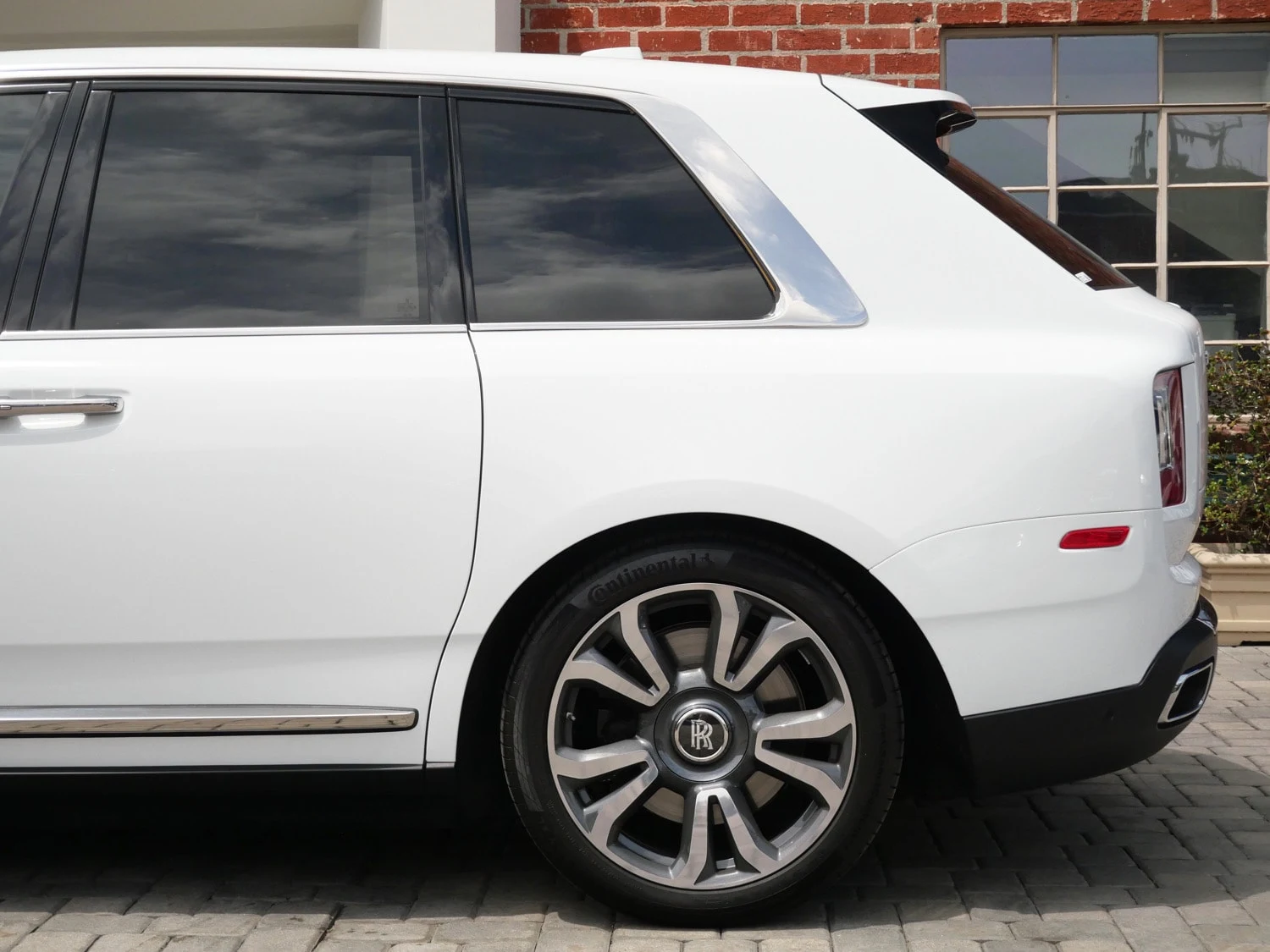 2024 Rolls-Royce Cullinan for sale, exterior, White