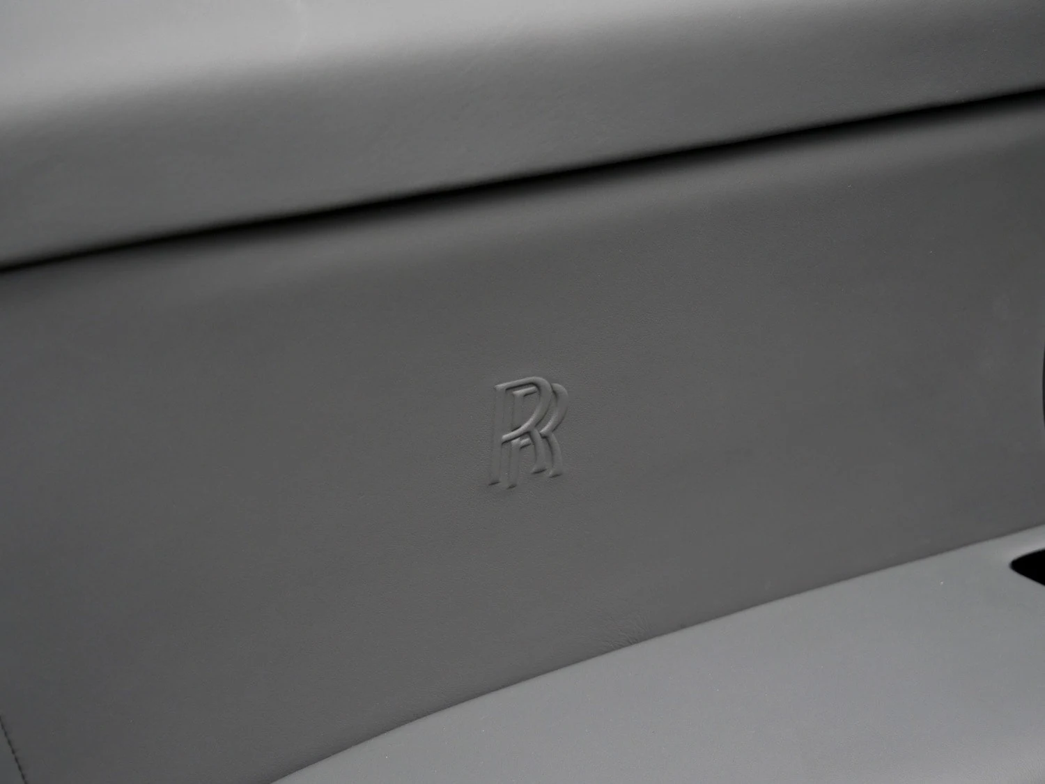 2024 Rolls-Royce Cullinan interior, door sill, Scivaro Gray