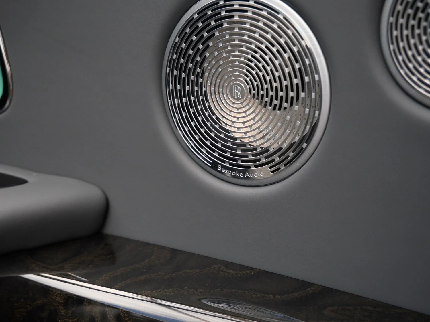 2024 Rolls-Royce Cullinan interior, door panel, Scivaro Gray
