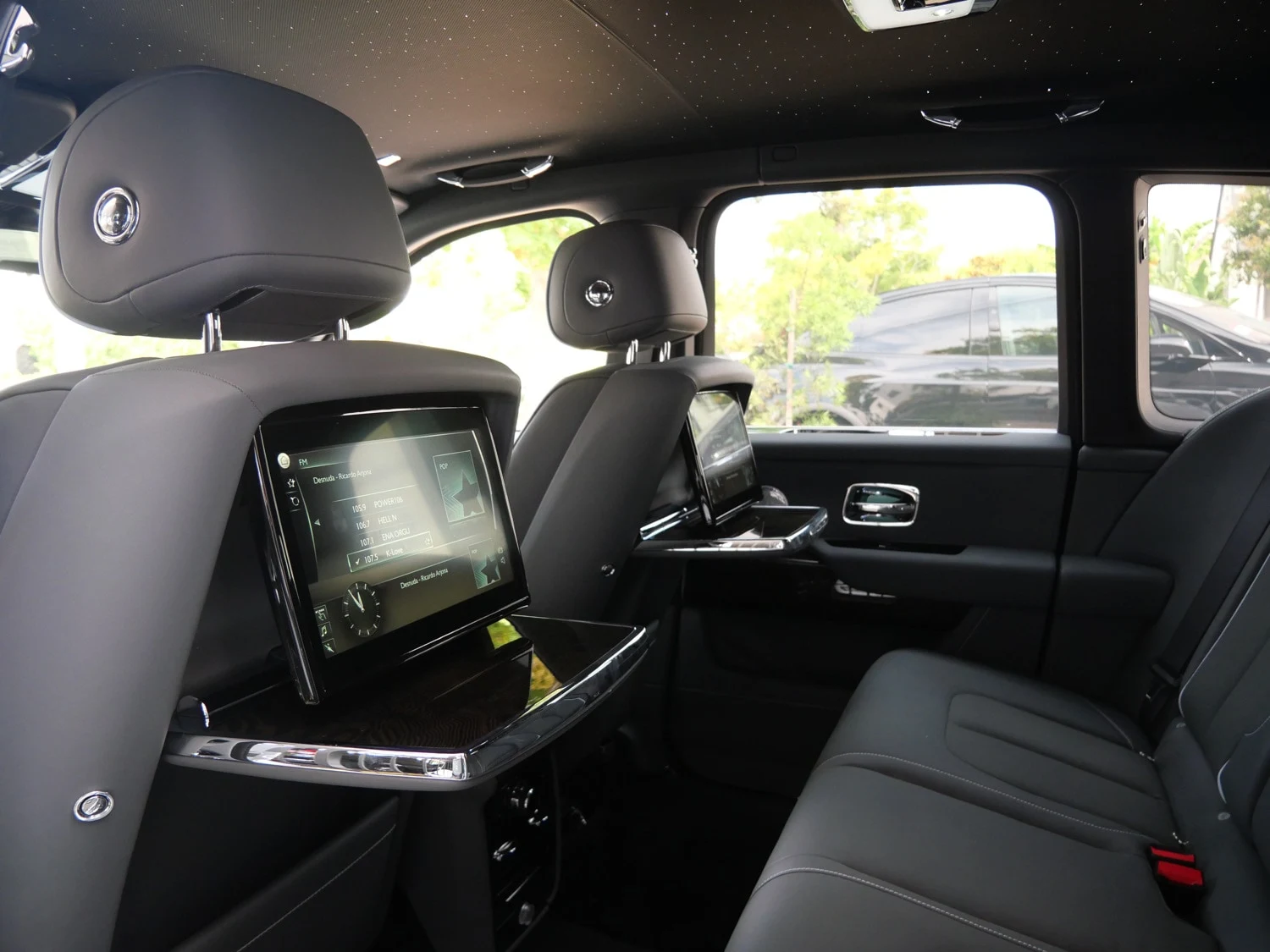 2024 Rolls-Royce Cullinan interior, seats, Scivaro Gray