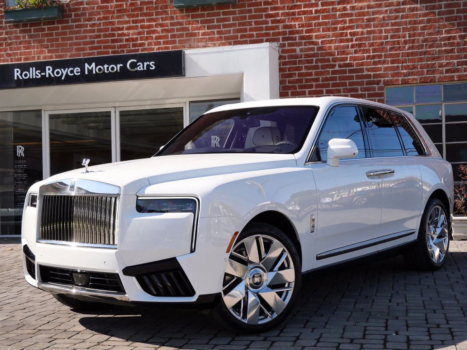 2025 Rolls-Royce Cullinan for sale, exterior, White