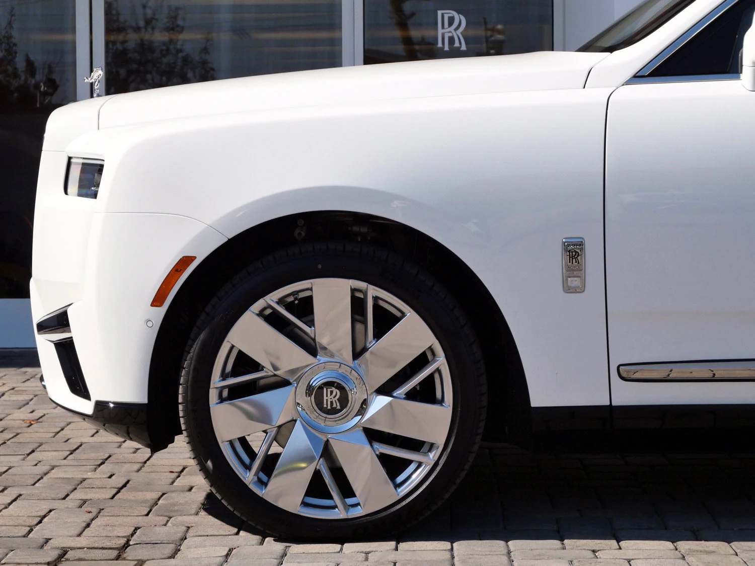2025 Rolls-Royce Cullinan for sale, exterior, White