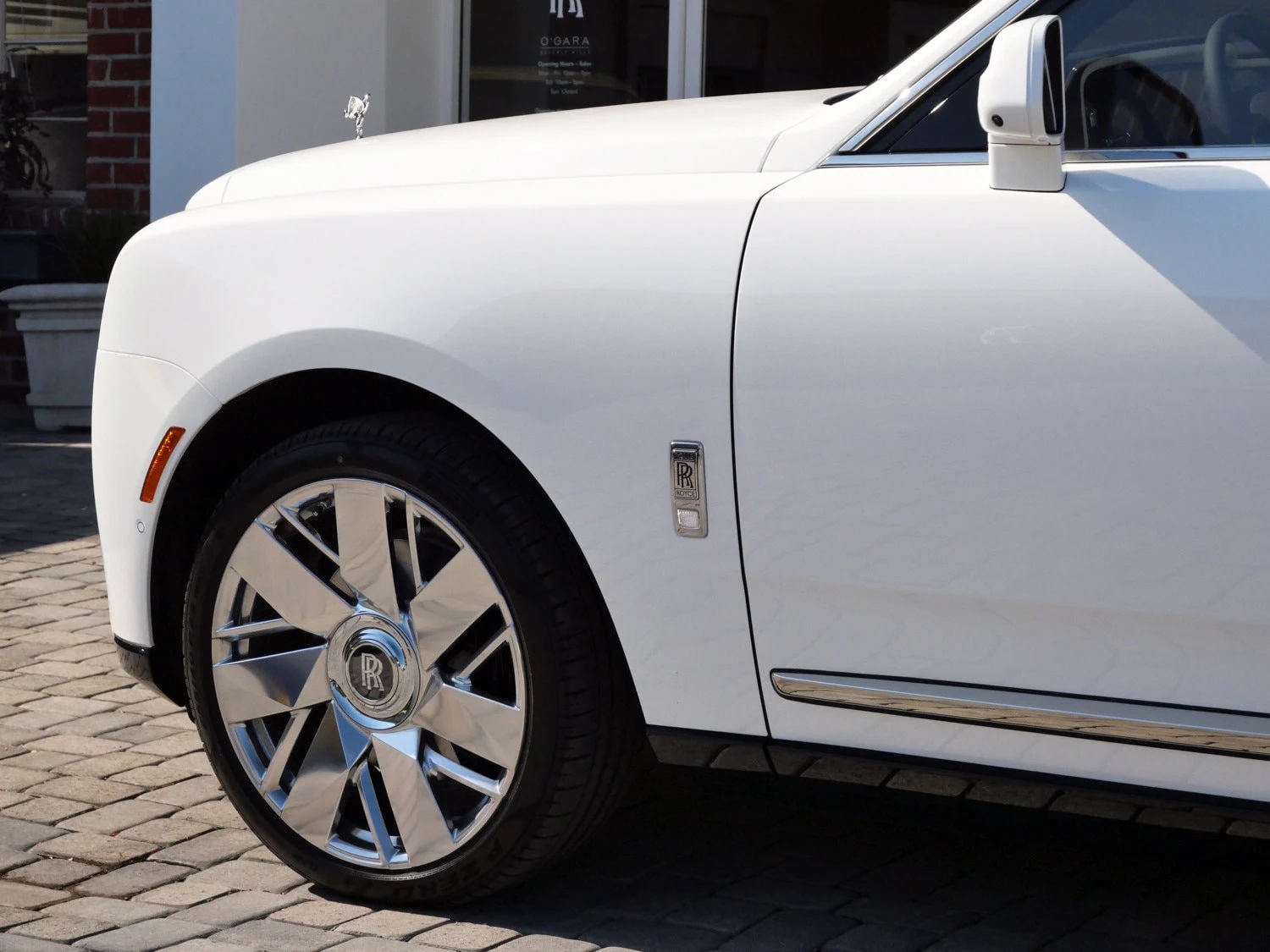 2025 Rolls-Royce Cullinan for sale, exterior, White