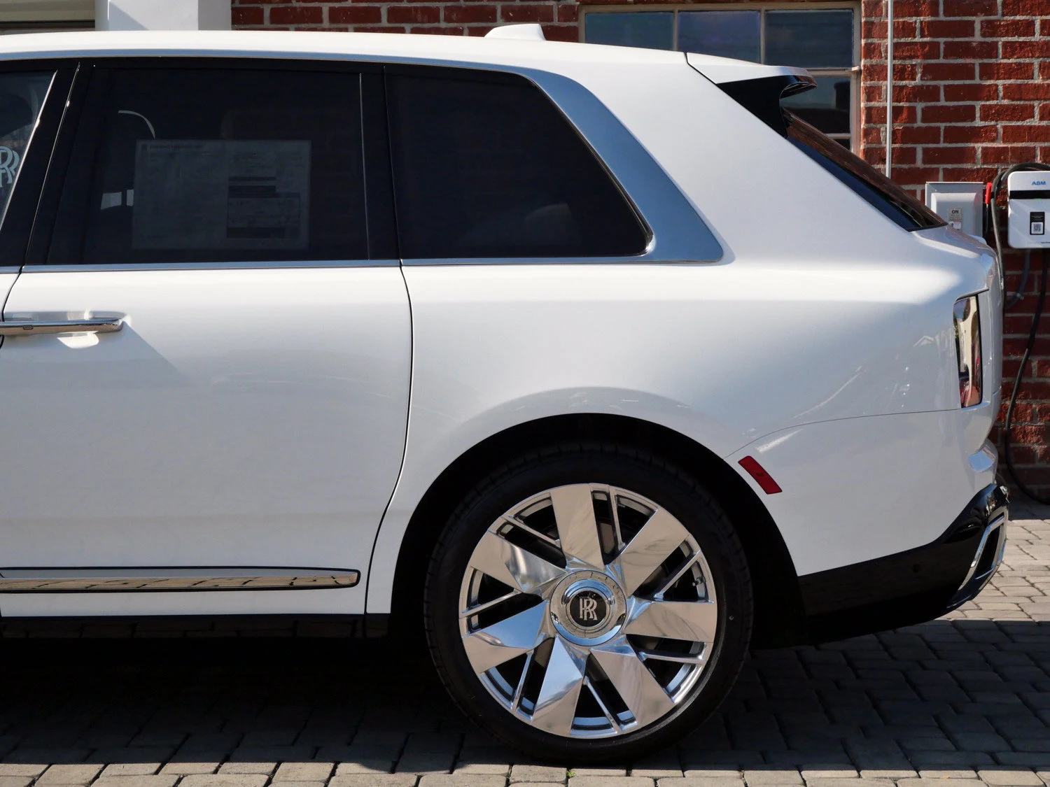2025 Rolls-Royce Cullinan for sale, exterior, White
