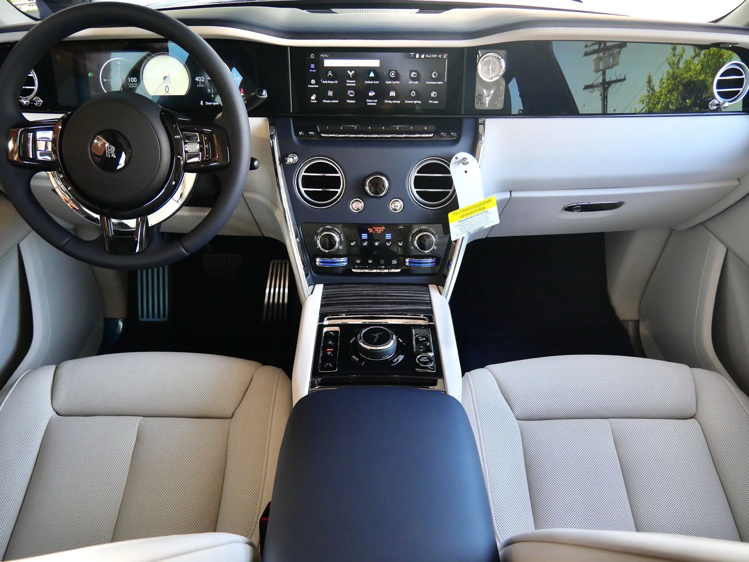 2027 Rolls-Royce Cullinan interior, dashboard, Seashell