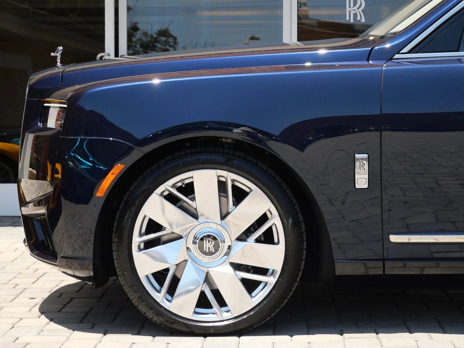 2027 Rolls-Royce Cullinan for sale, exterior, Blue
