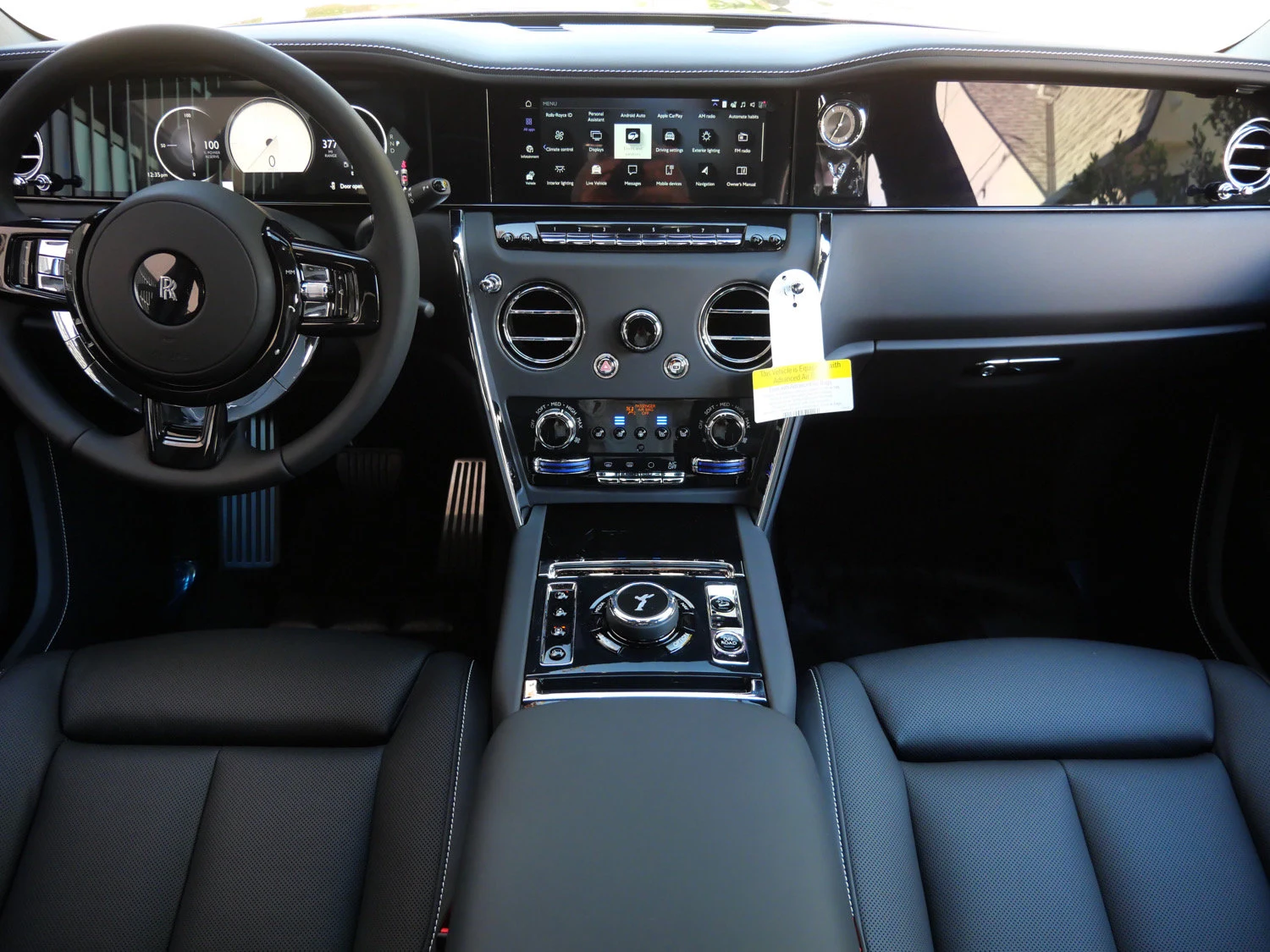 2027 Rolls-Royce Cullinan interior, Black