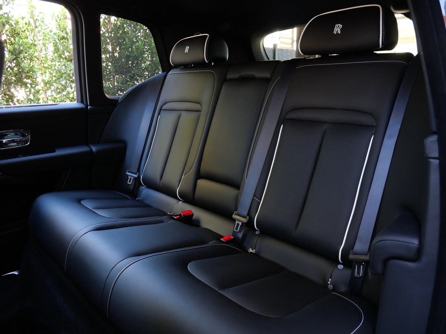 2027 Rolls-Royce Cullinan interior, seats, Black