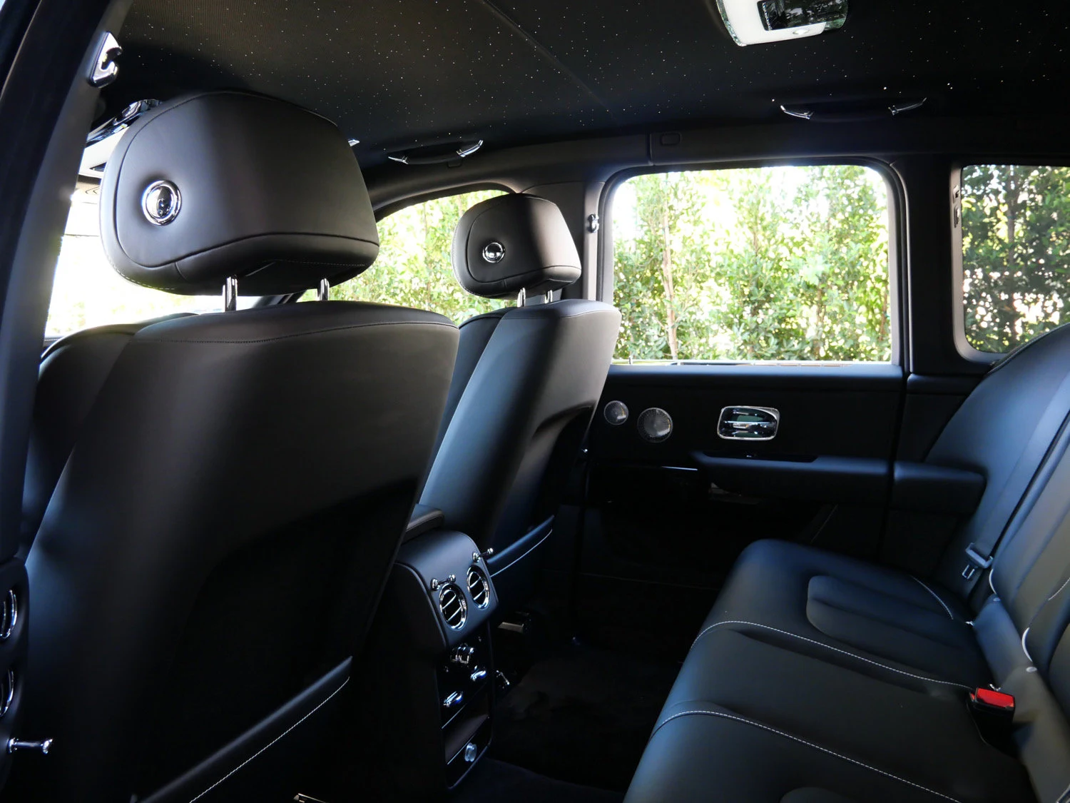 2027 Rolls-Royce Cullinan interior, seats, Black