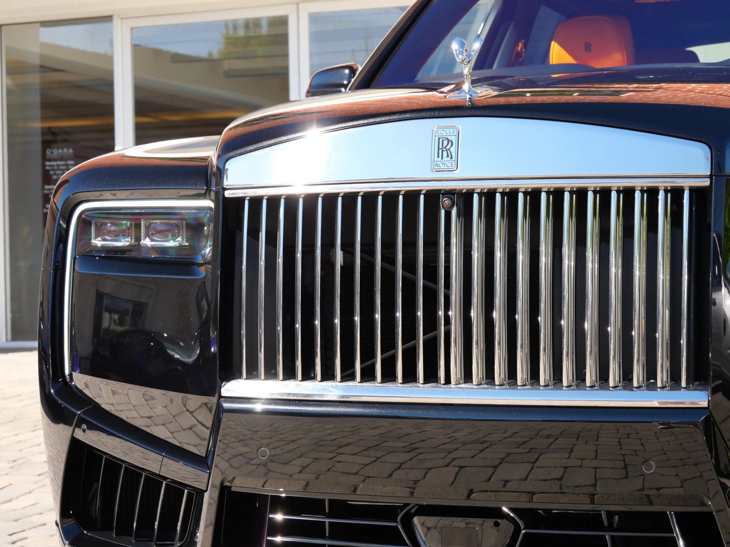 2027 Rolls-Royce Cullinan for sale, exterior, Black