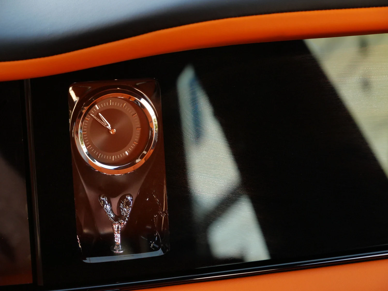 2027 Rolls-Royce Cullinan interior, Mandarin