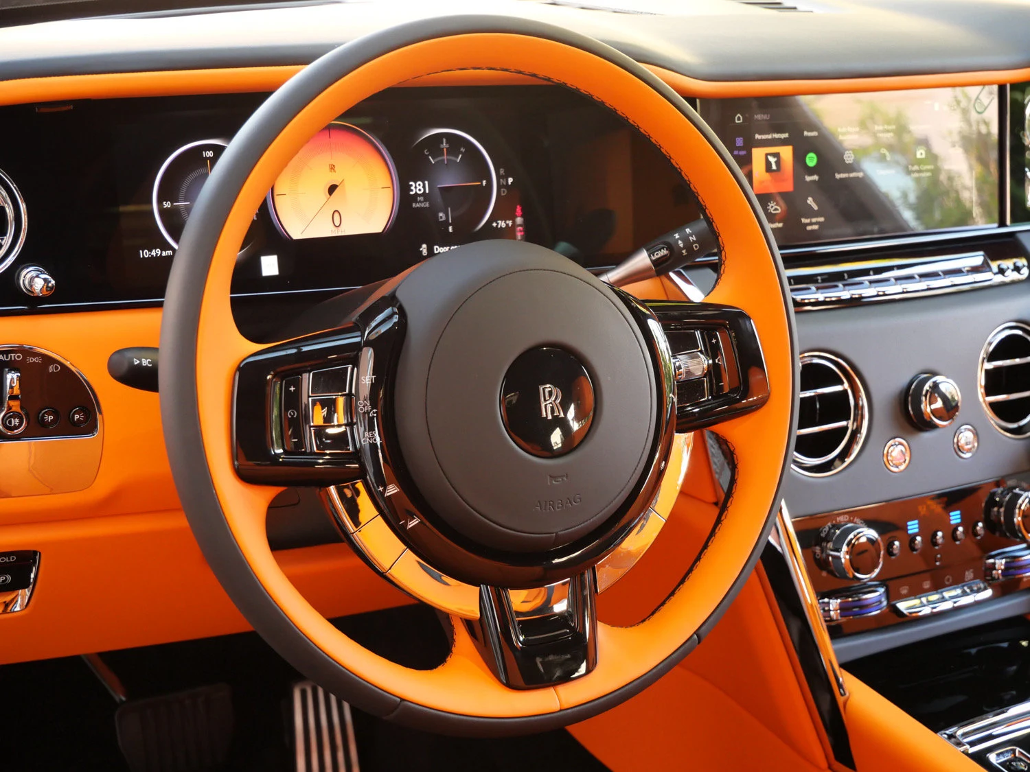 2027 Rolls-Royce Cullinan interior, Mandarin