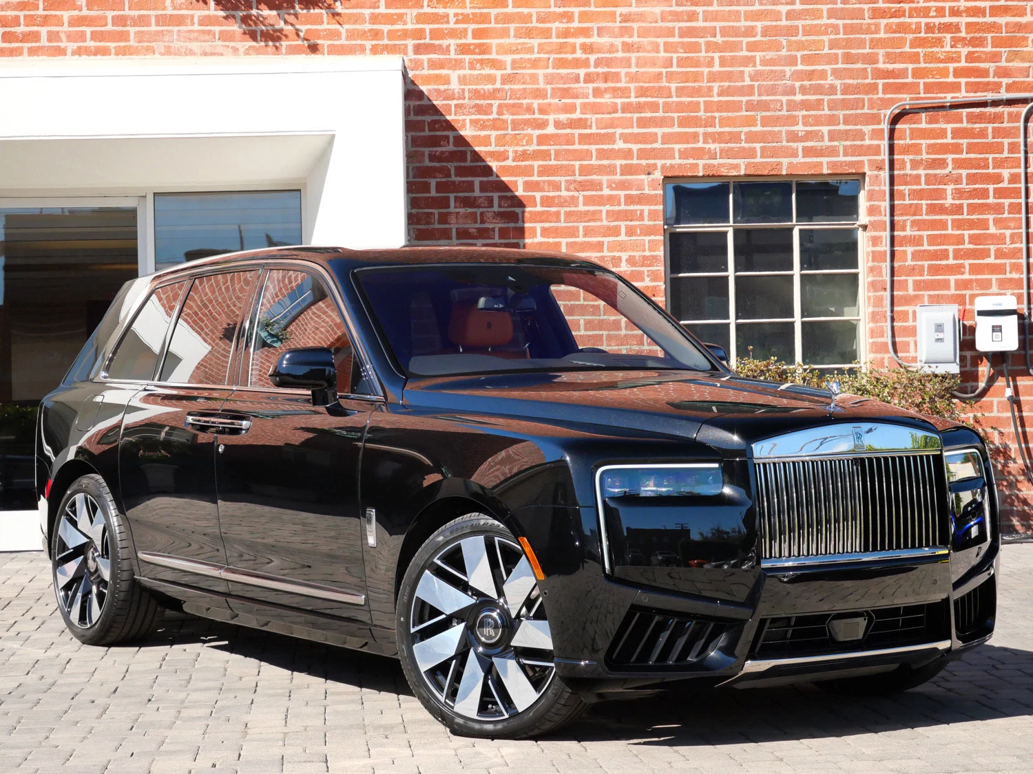 2027 Rolls-Royce Cullinan for sale, exterior, Black