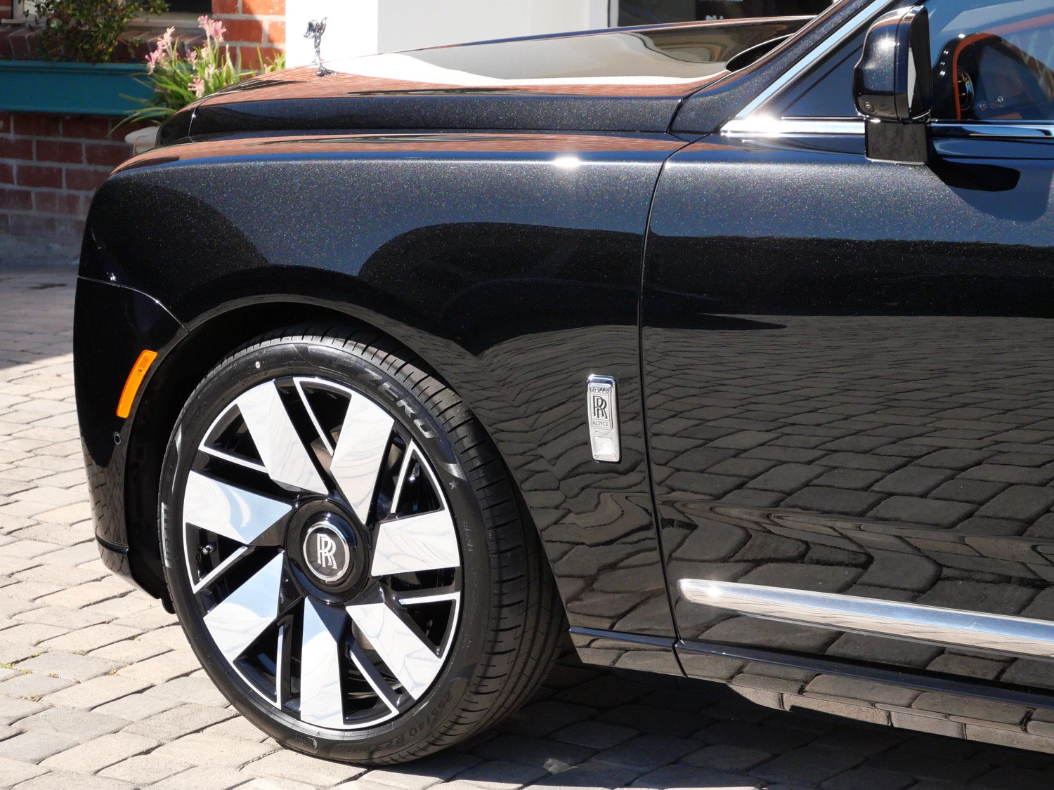 2027 Rolls-Royce Cullinan for sale, exterior, Black