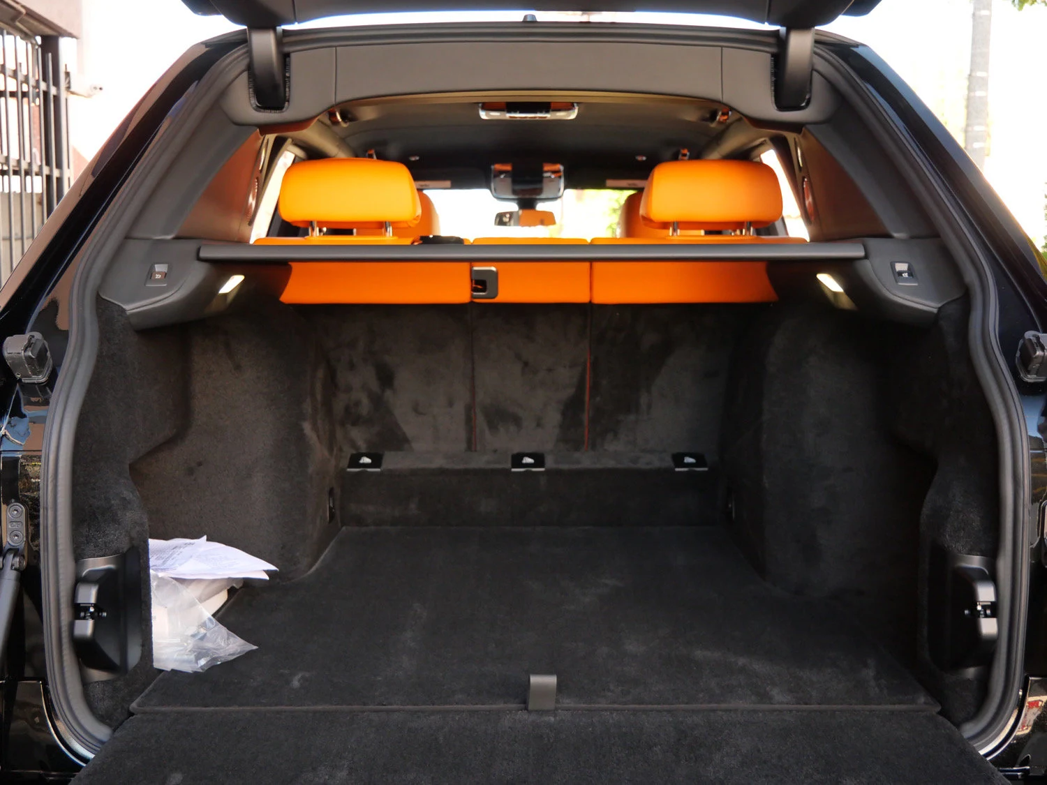 2027 Rolls-Royce Cullinan trunk