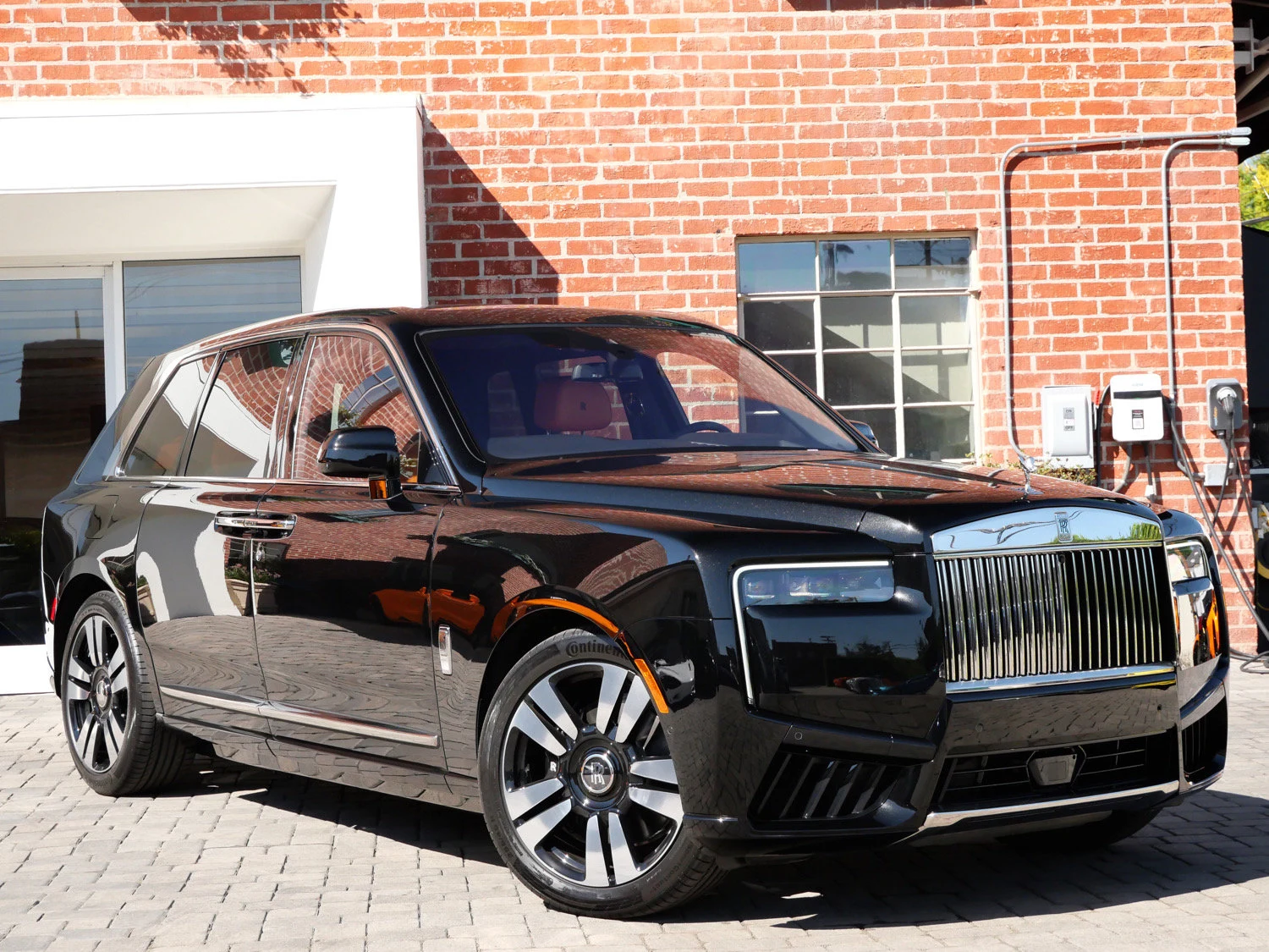 2027 Rolls-Royce Cullinan for sale, exterior, Black