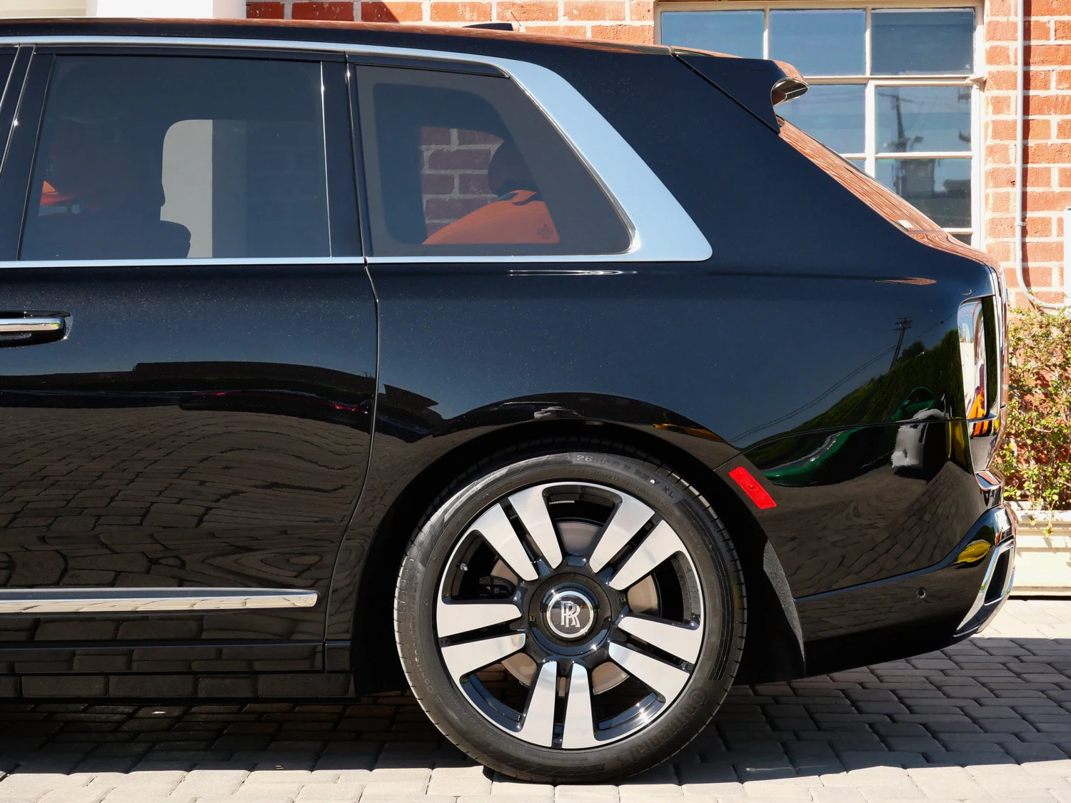 2027 Rolls-Royce Cullinan for sale, exterior, Black