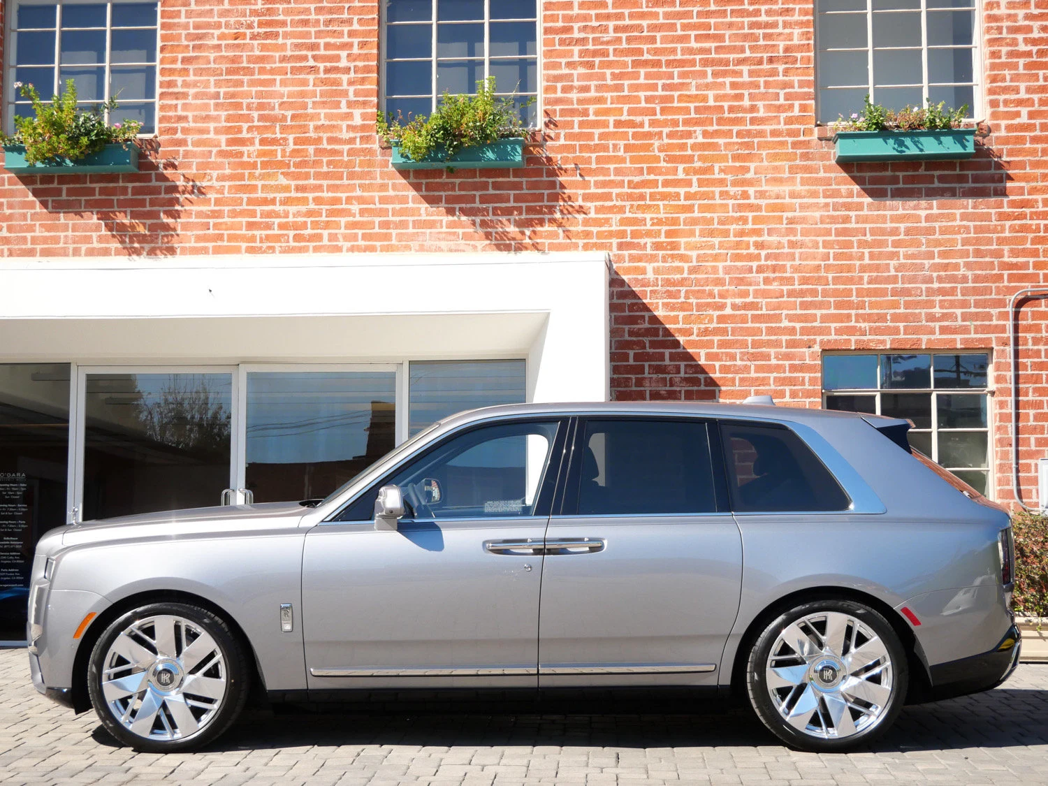2027 Rolls-Royce Cullinan for sale, exterior, Silver