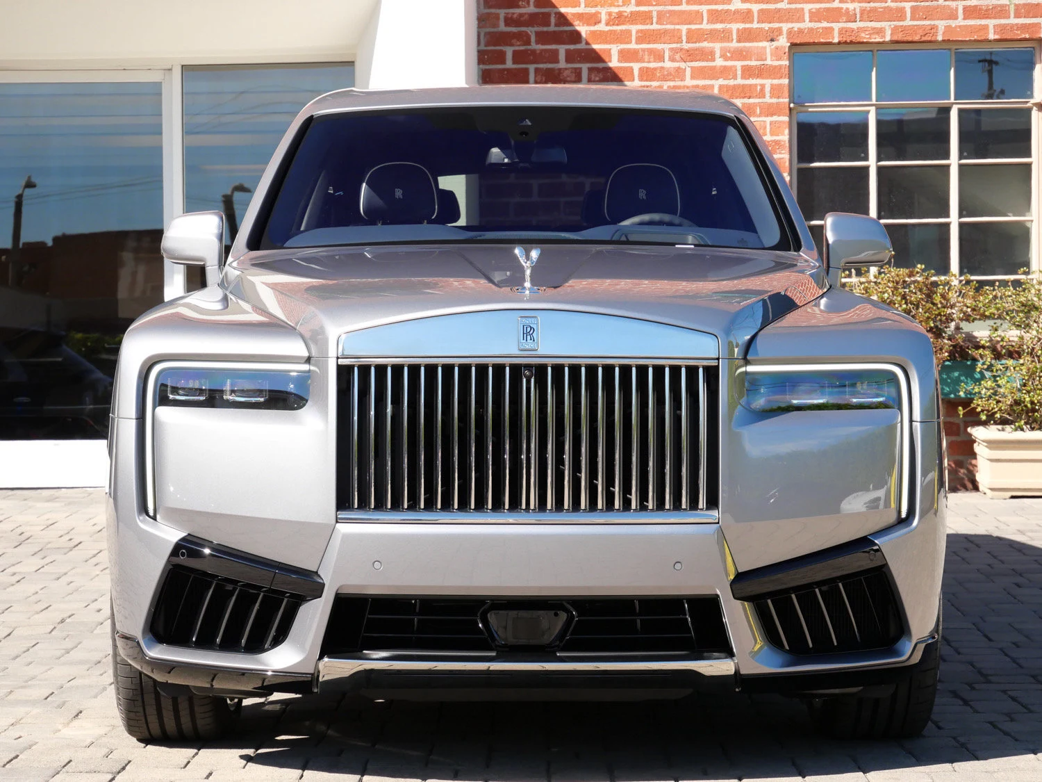 2027 Rolls-Royce Cullinan for sale, exterior, Silver