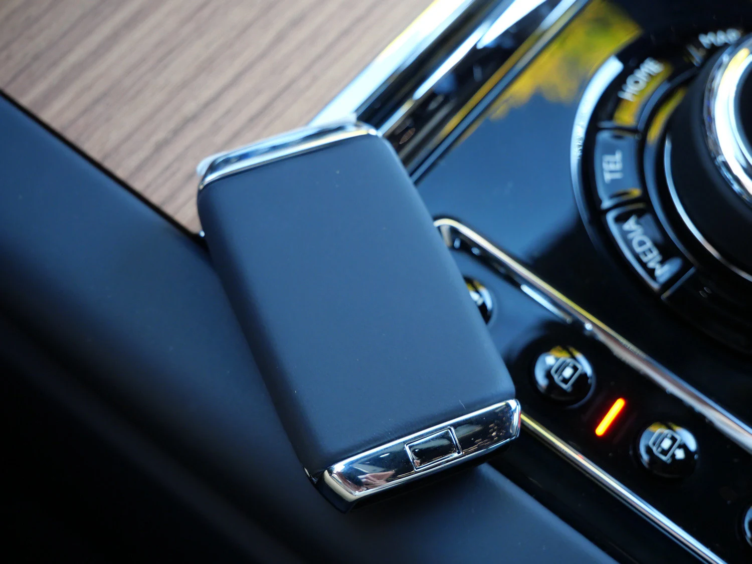 2027 Rolls-Royce Cullinan interior, center console, Navy Blue