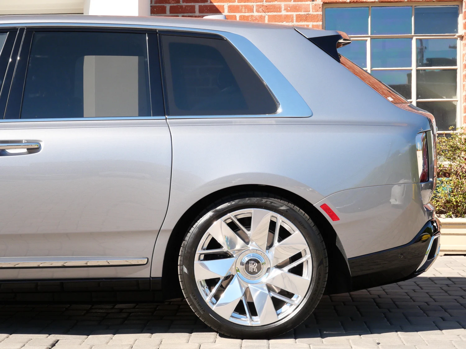 2027 Rolls-Royce Cullinan for sale, exterior, Silver