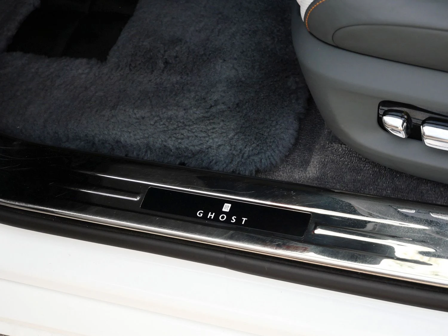 2021 Rolls-Royce Ghost interior, door sill, Arctic White