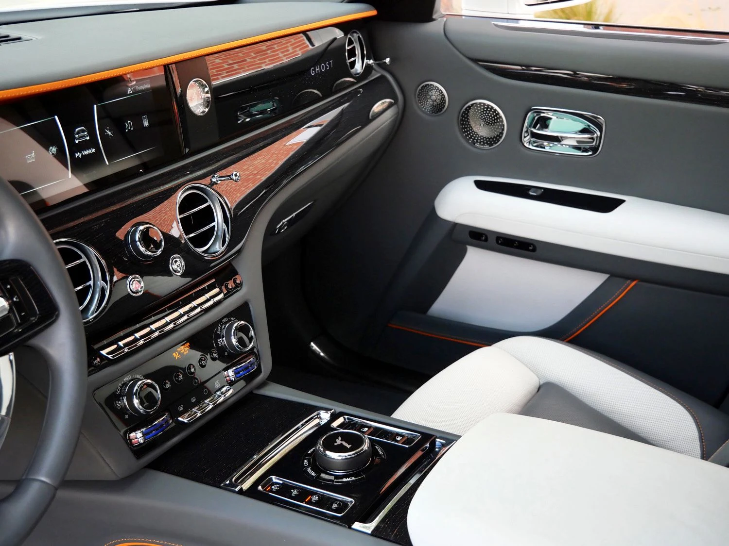 2021 Rolls-Royce Ghost interior, Arctic White