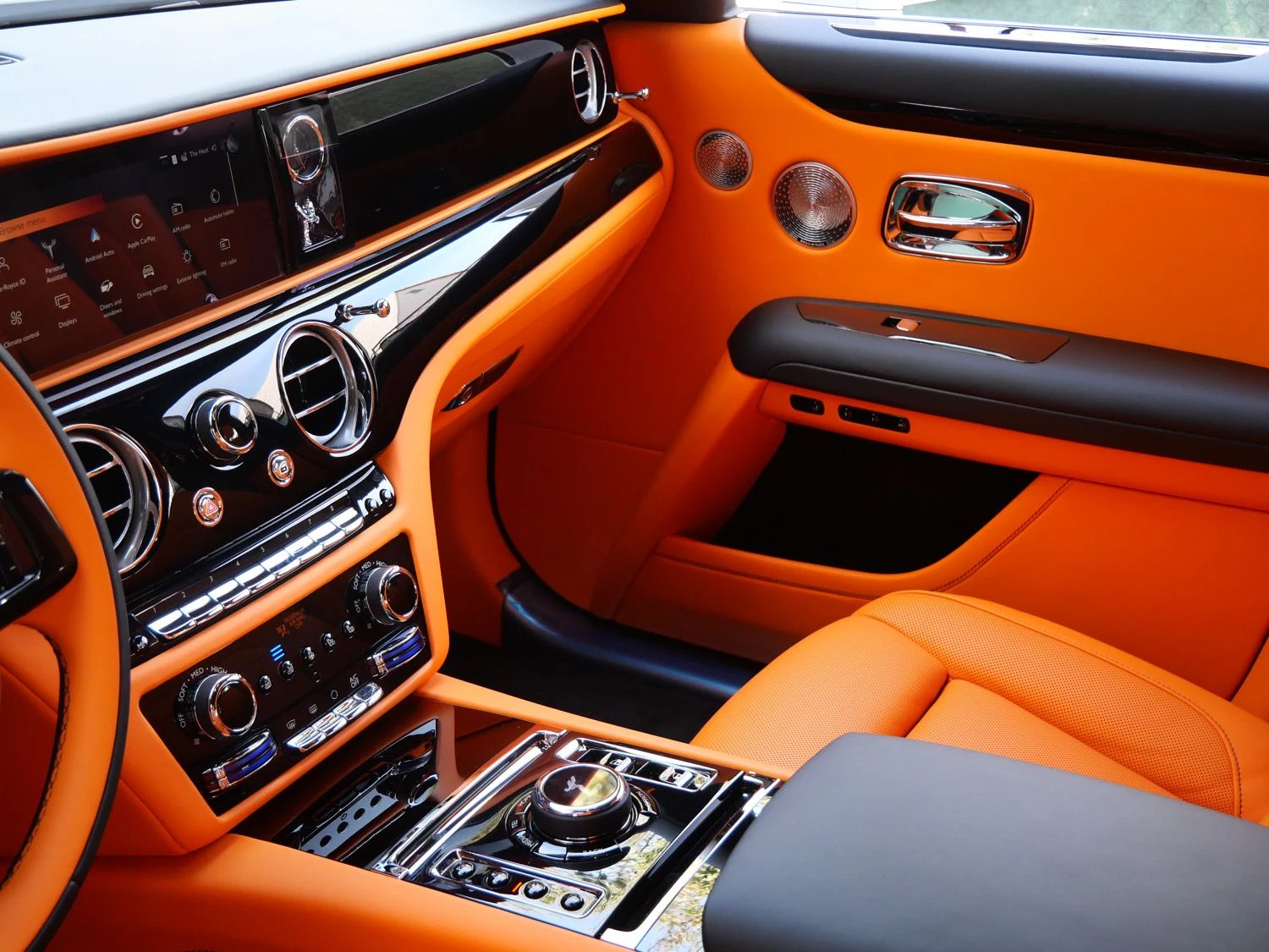 2026 Rolls-Royce Ghost interior, Mandarin