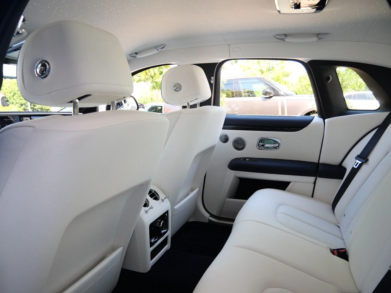 2027 Rolls-Royce Ghost interior, seats, Grace White