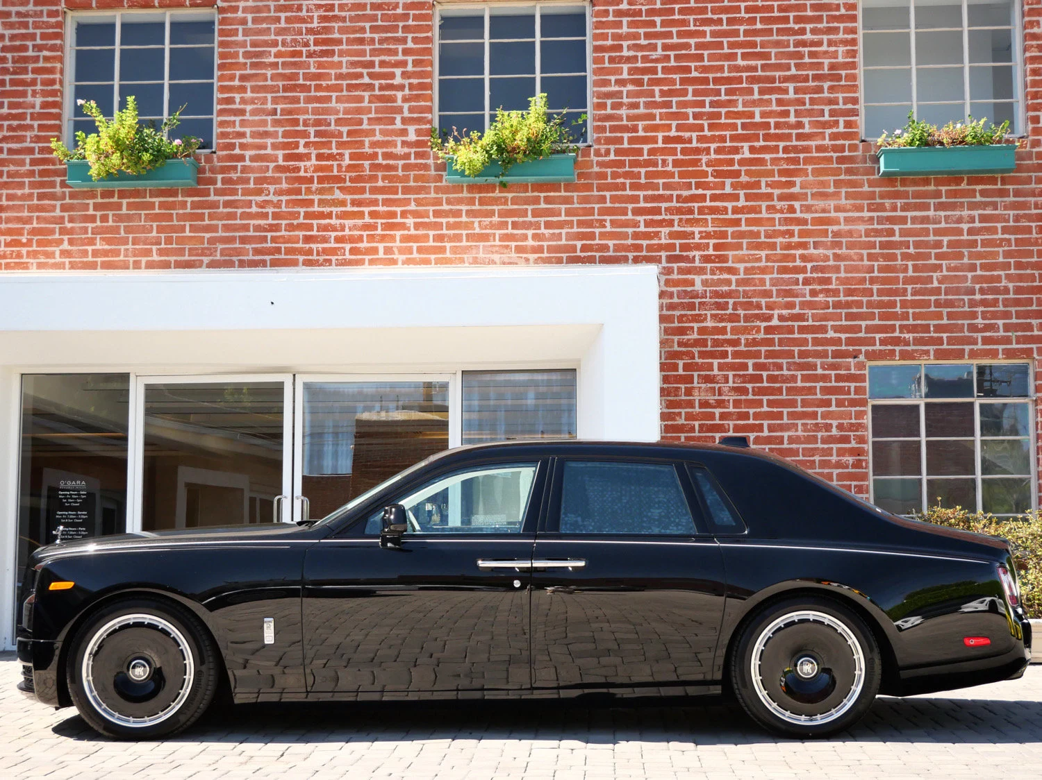2027 Rolls-Royce Phantom for sale, exterior, Black