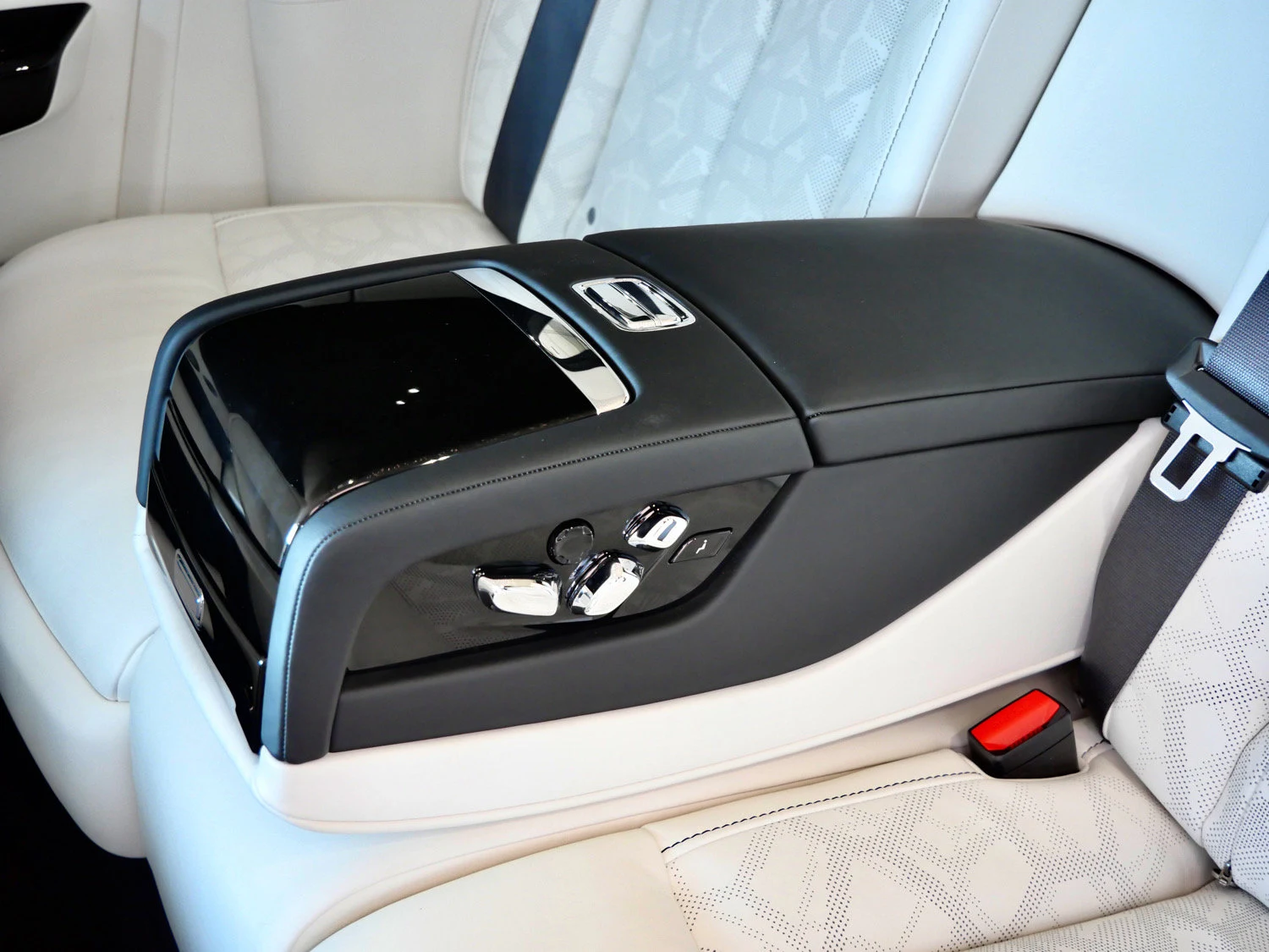 2027 Rolls-Royce Phantom for sale, photo 29 of 30