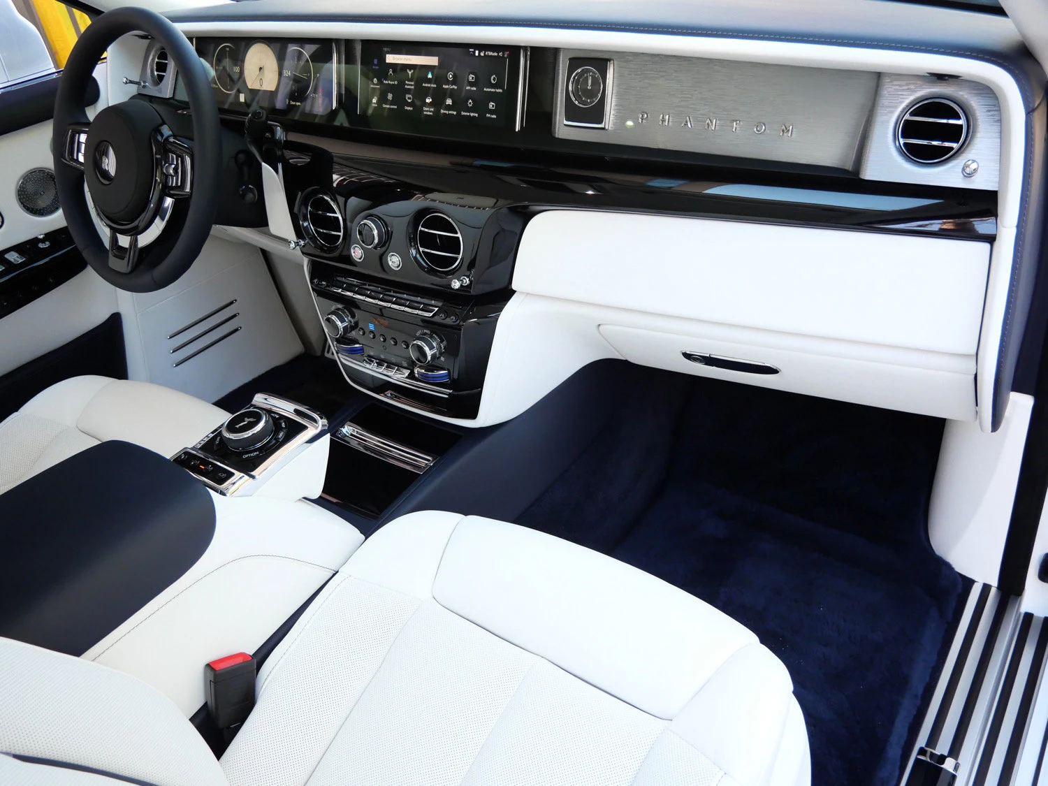 2027 Rolls-Royce Phantom interior, Grace White / Navy Blue