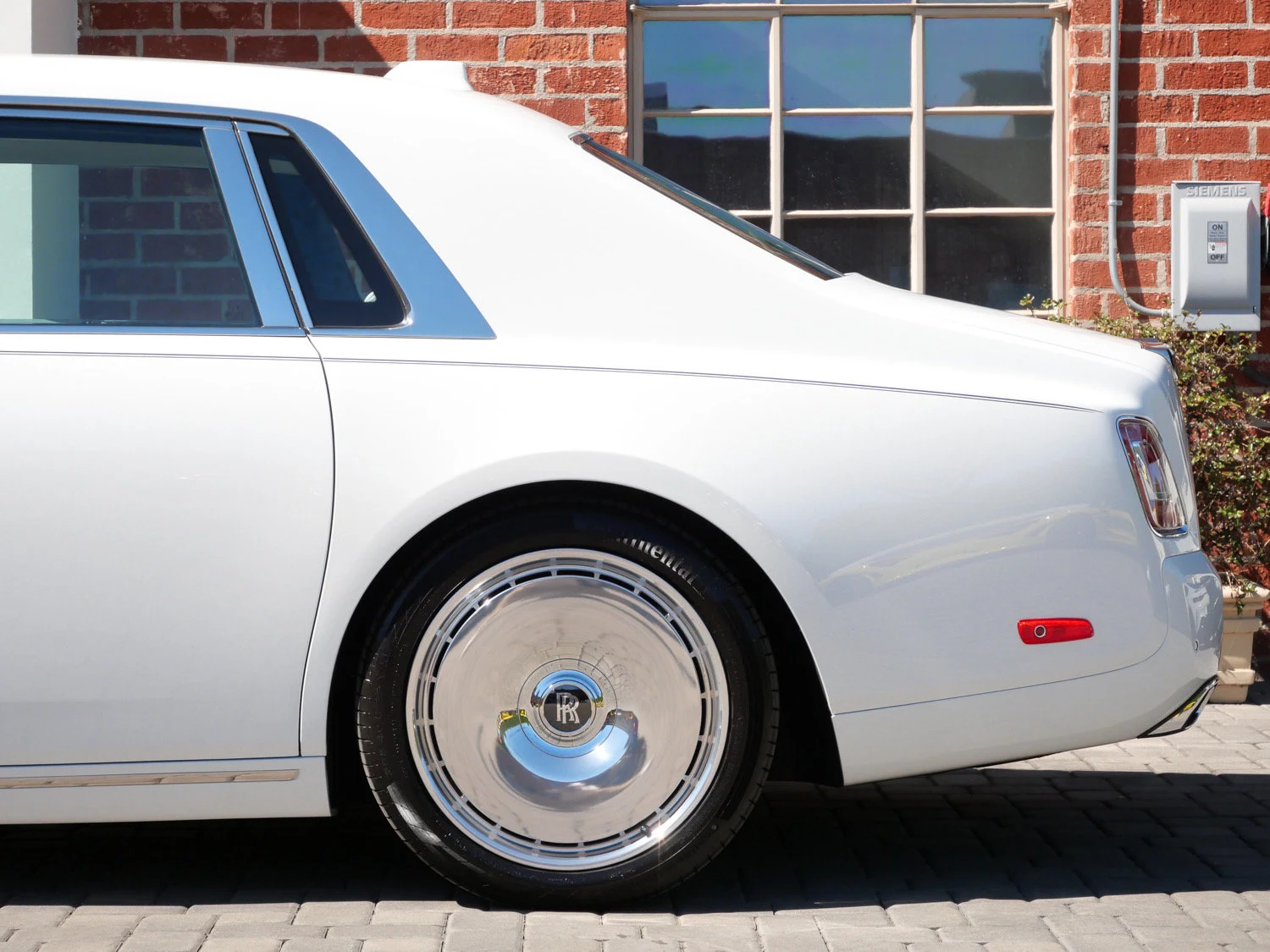 2027 Rolls-Royce Phantom for sale, exterior, White