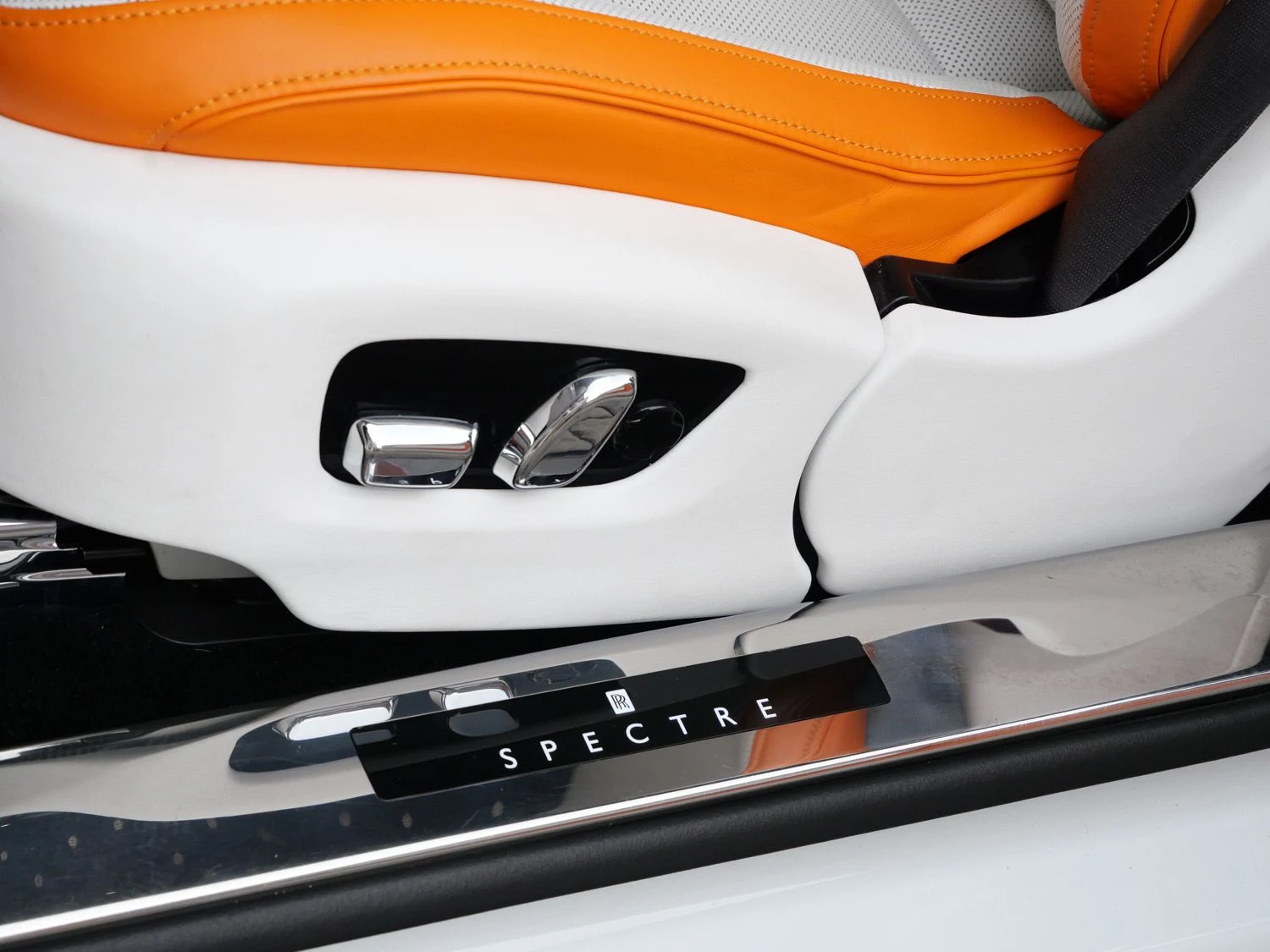 2024 Rolls-Royce Spectre interior, Mandarin